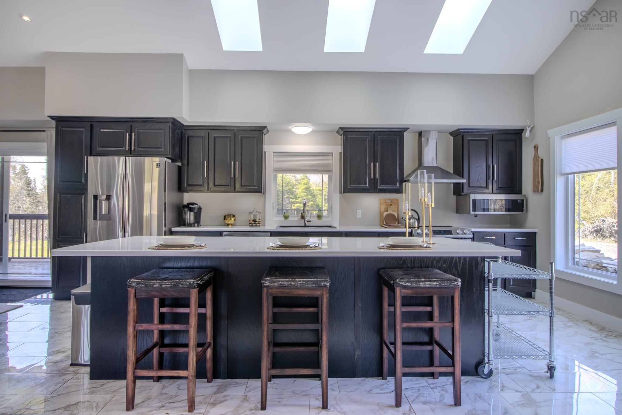 $669,000.00: 244 Aspen Grove, Howie Centre