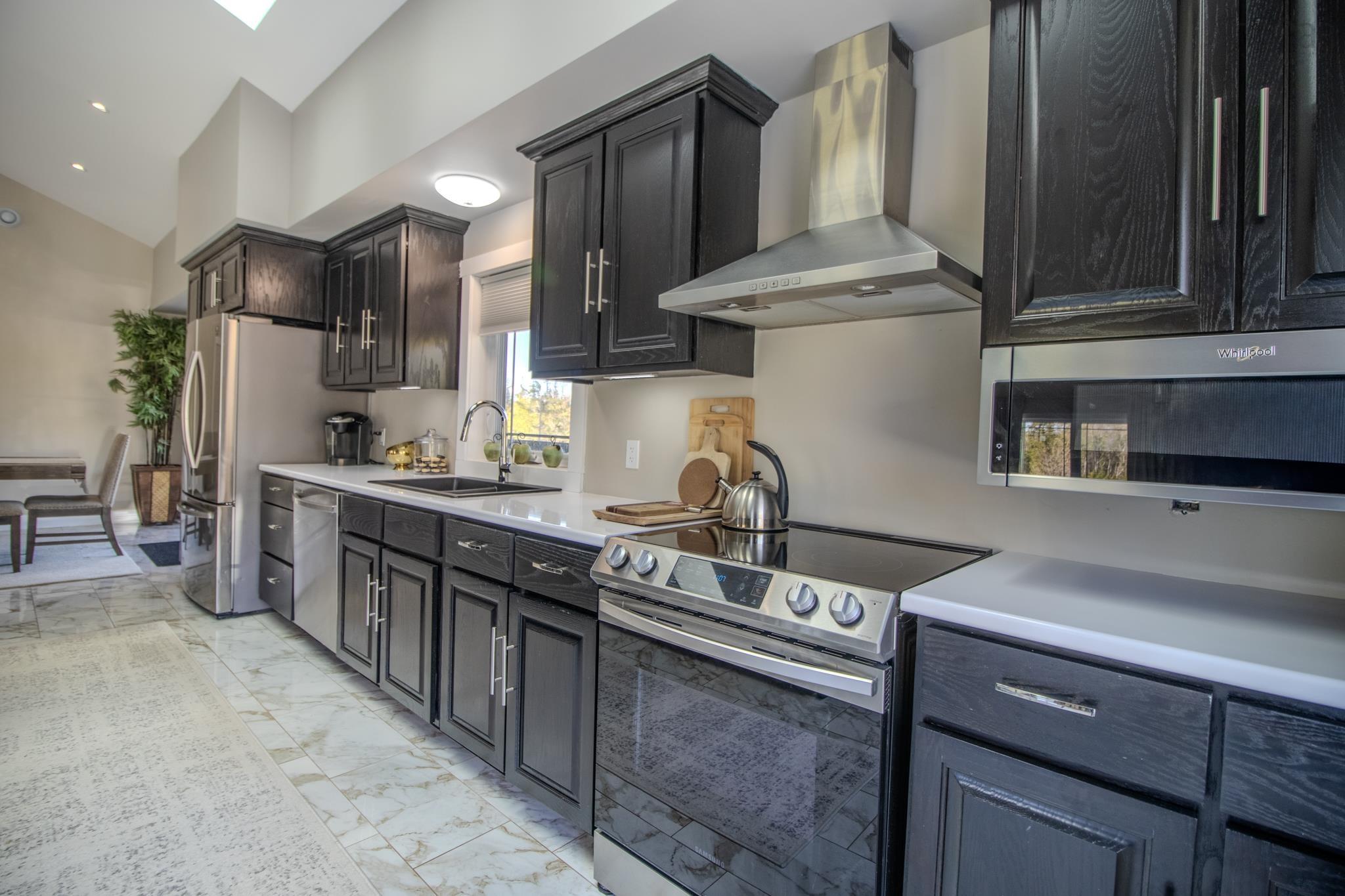 $669,000.00: 244 Aspen Grove, Howie Centre
