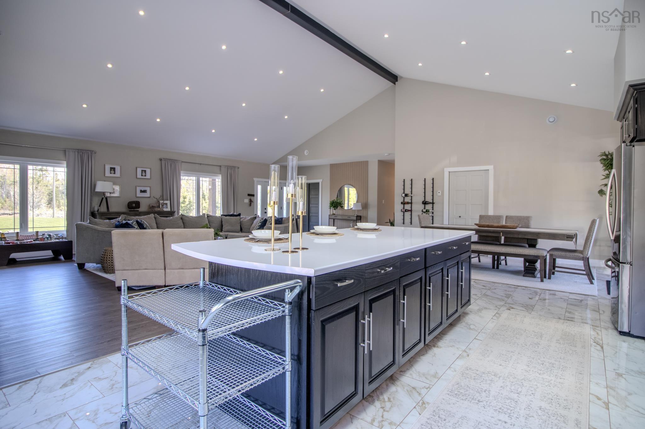 $669,000.00: 244 Aspen Grove, Howie Centre