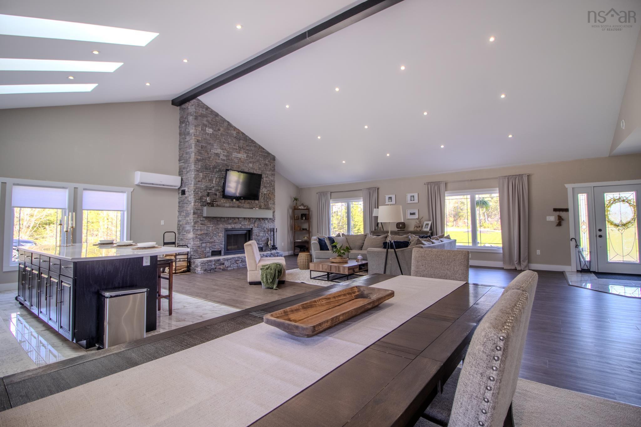 $669,000.00: 244 Aspen Grove, Howie Centre