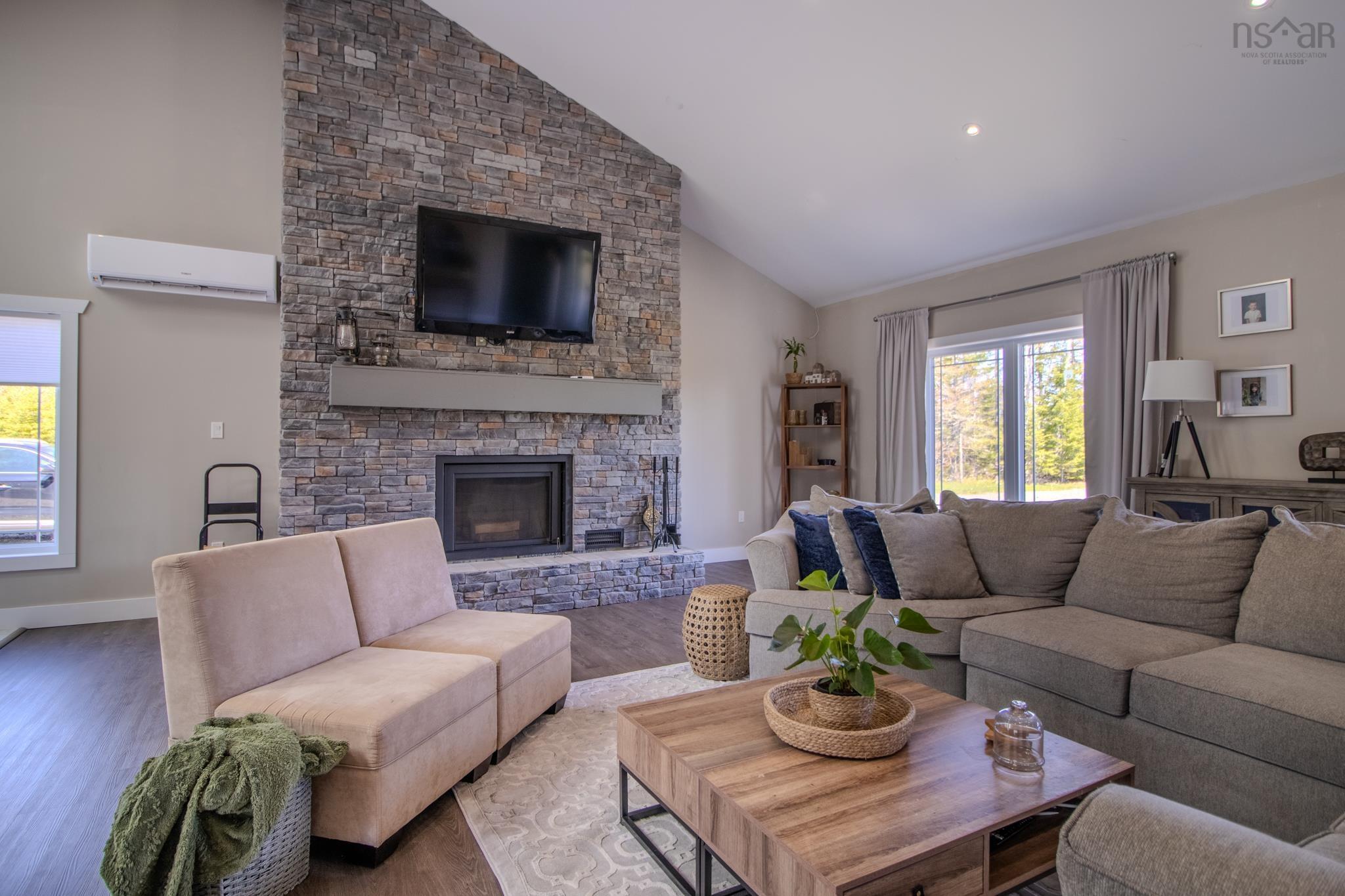 $669,000.00: 244 Aspen Grove, Howie Centre