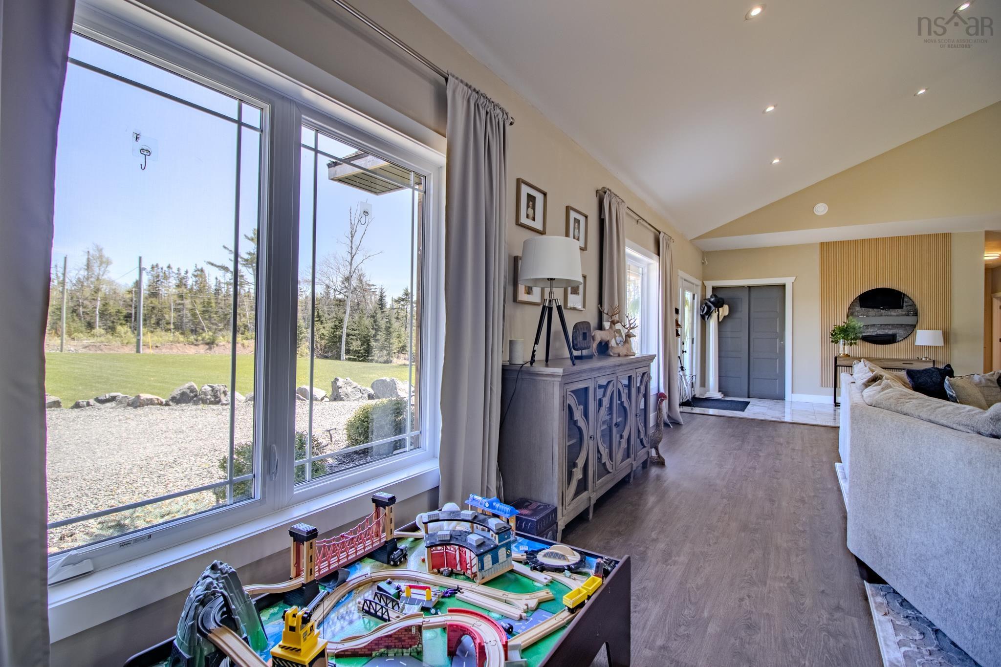 $669,000.00: 244 Aspen Grove, Howie Centre