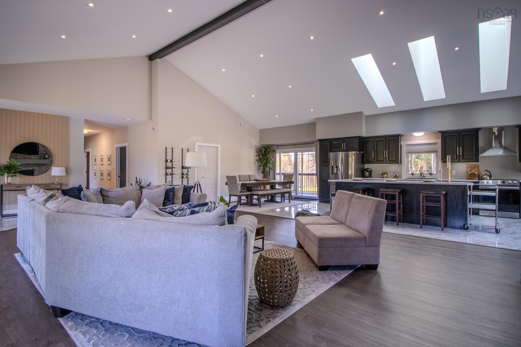 $669,000.00: 244 Aspen Grove, Howie Centre