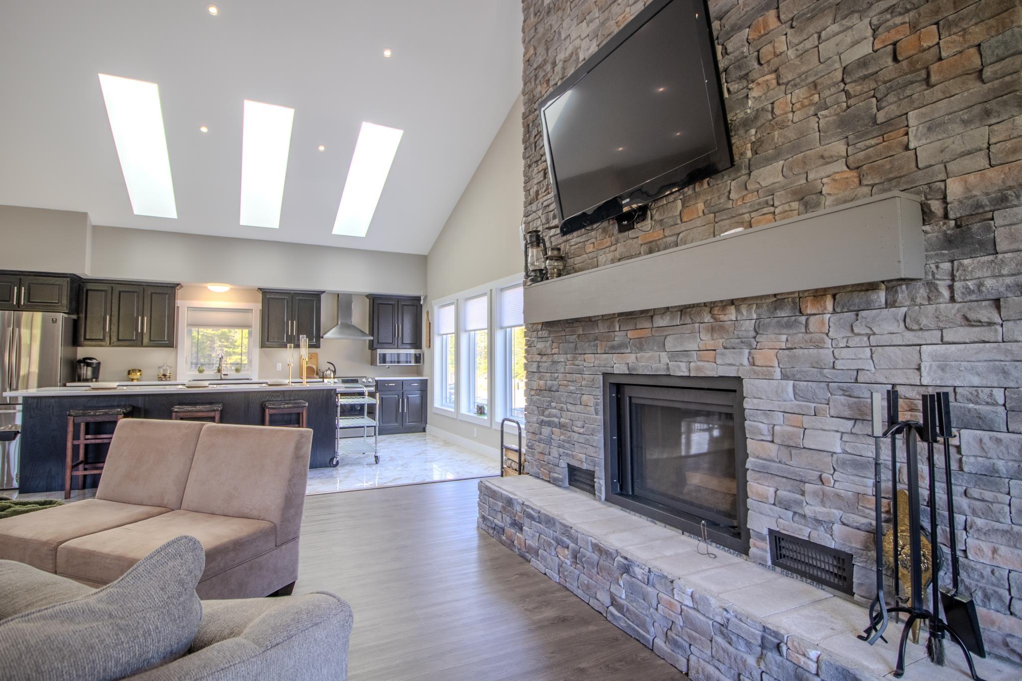 $669,000.00: 244 Aspen Grove, Howie Centre