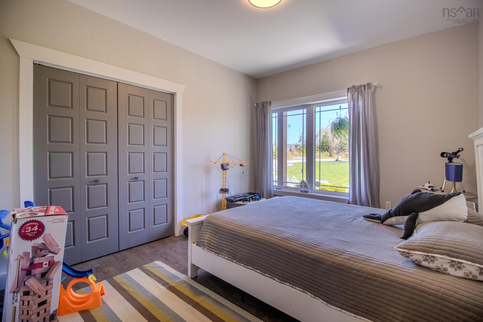 $669,000.00: 244 Aspen Grove, Howie Centre