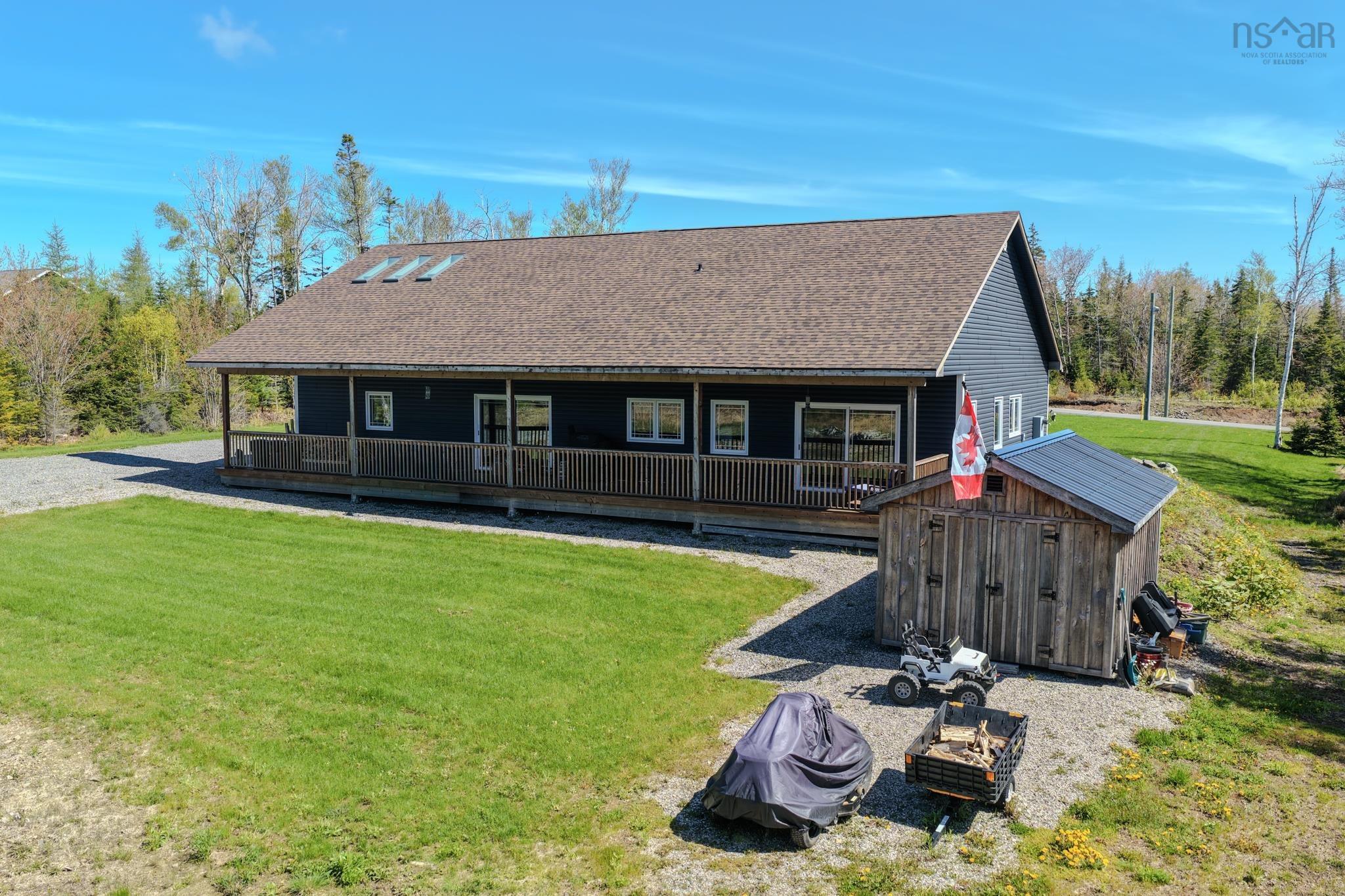 $669,000.00: 244 Aspen Grove, Howie Centre