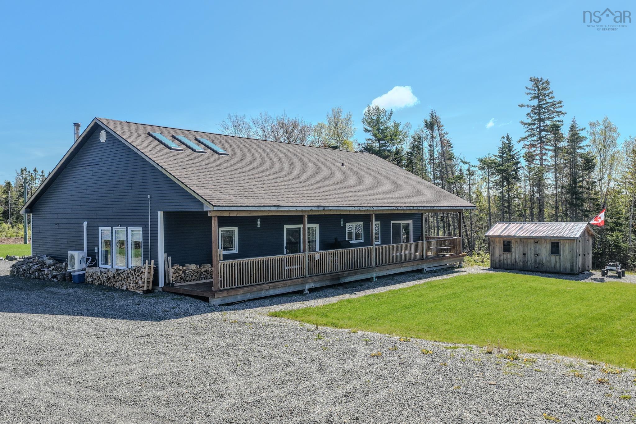 $669,000.00: 244 Aspen Grove, Howie Centre