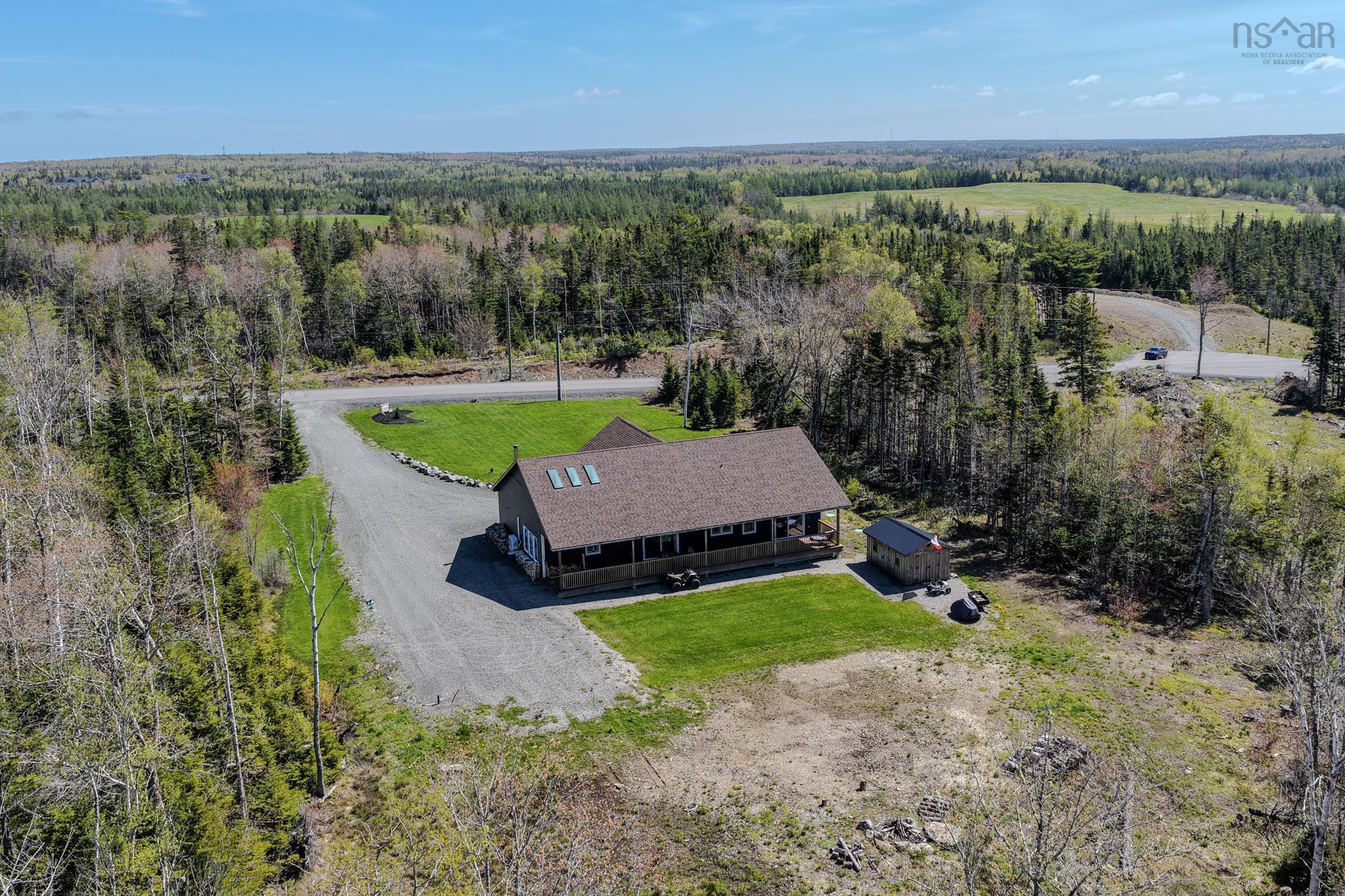 $669,000.00: 244 Aspen Grove, Howie Centre