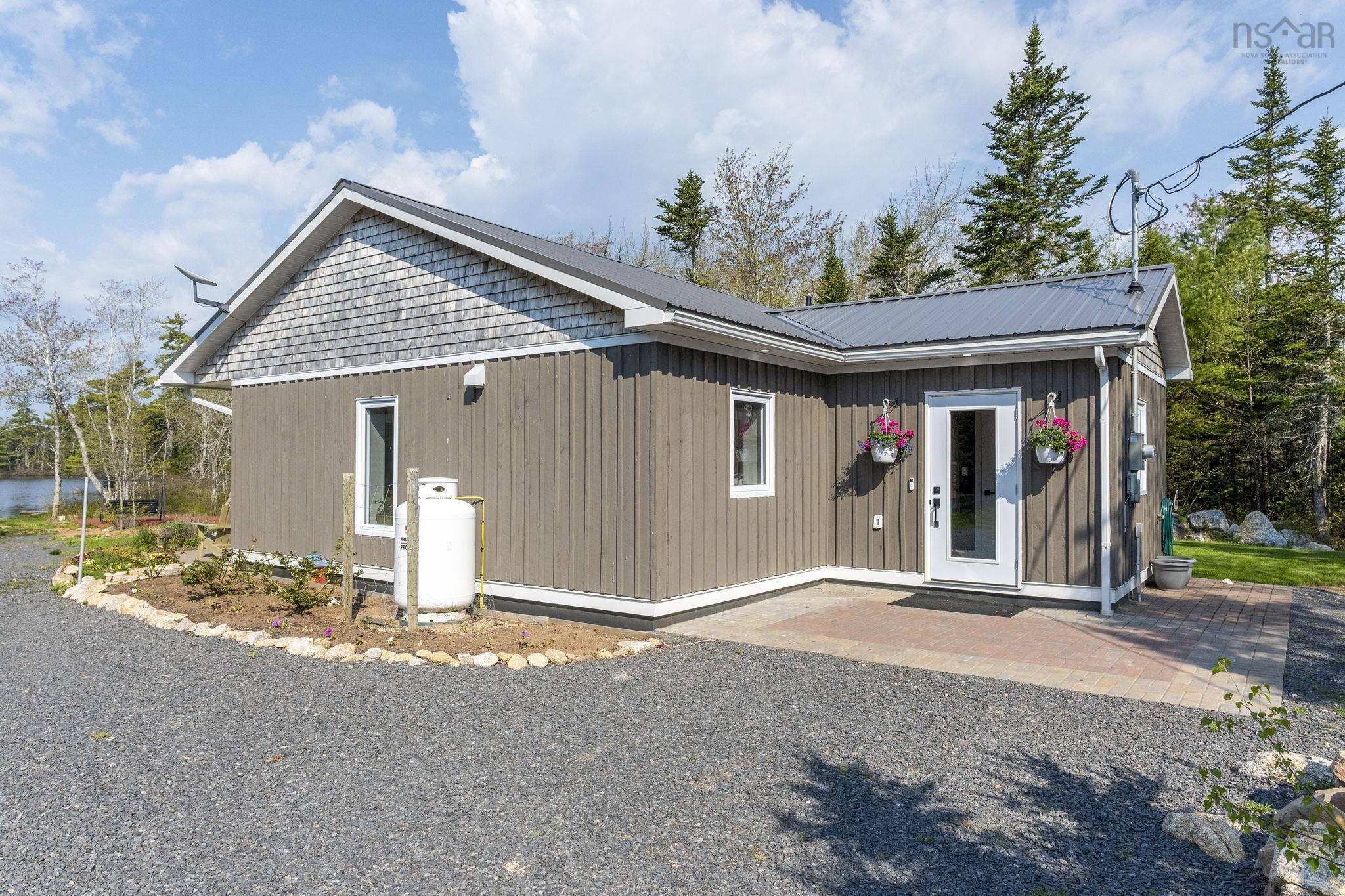 $529,000.00: 8 Alexander Avenue, Waterloo Lake