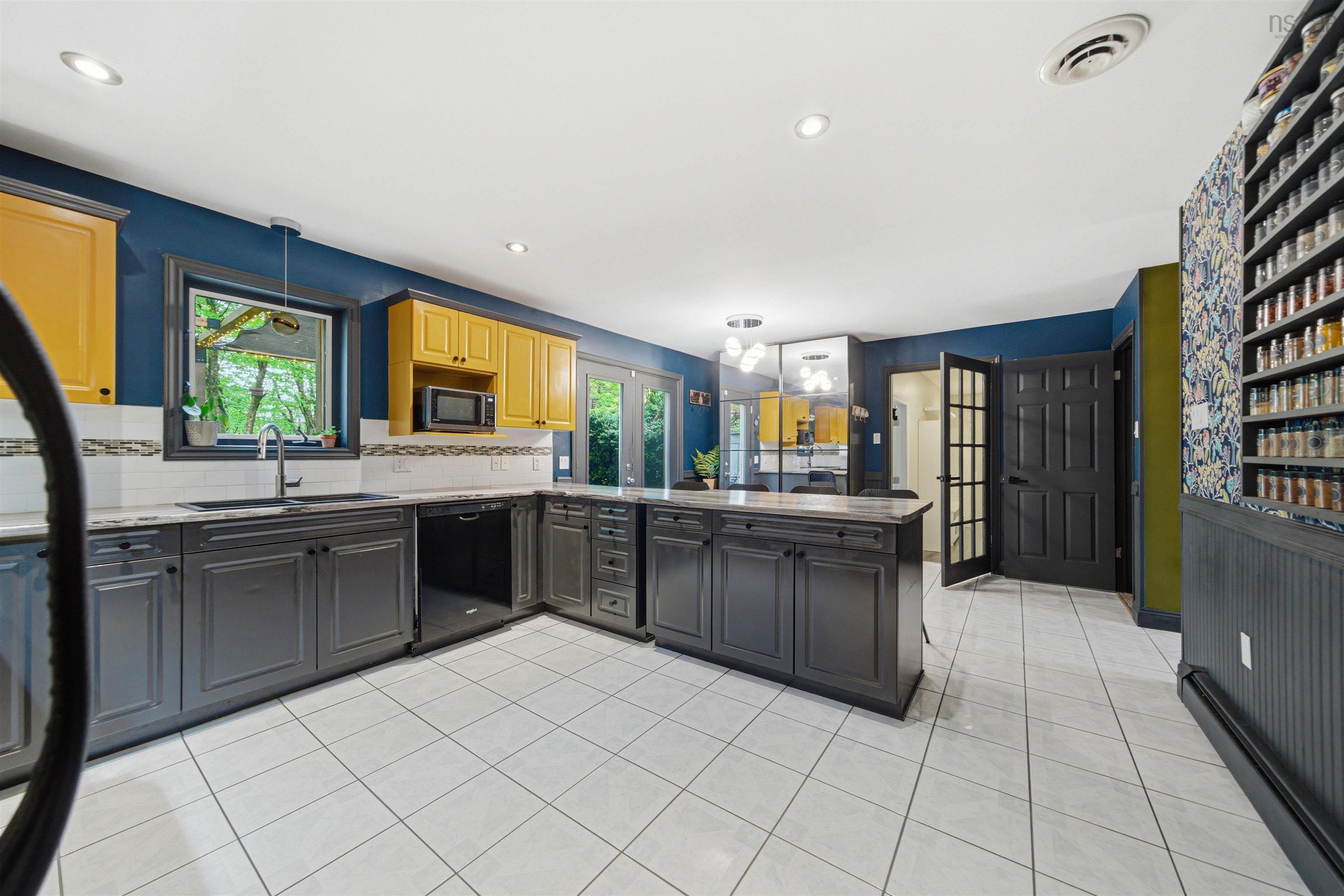 $775,000.00: 65 Lakehill Drive, Lake Loon