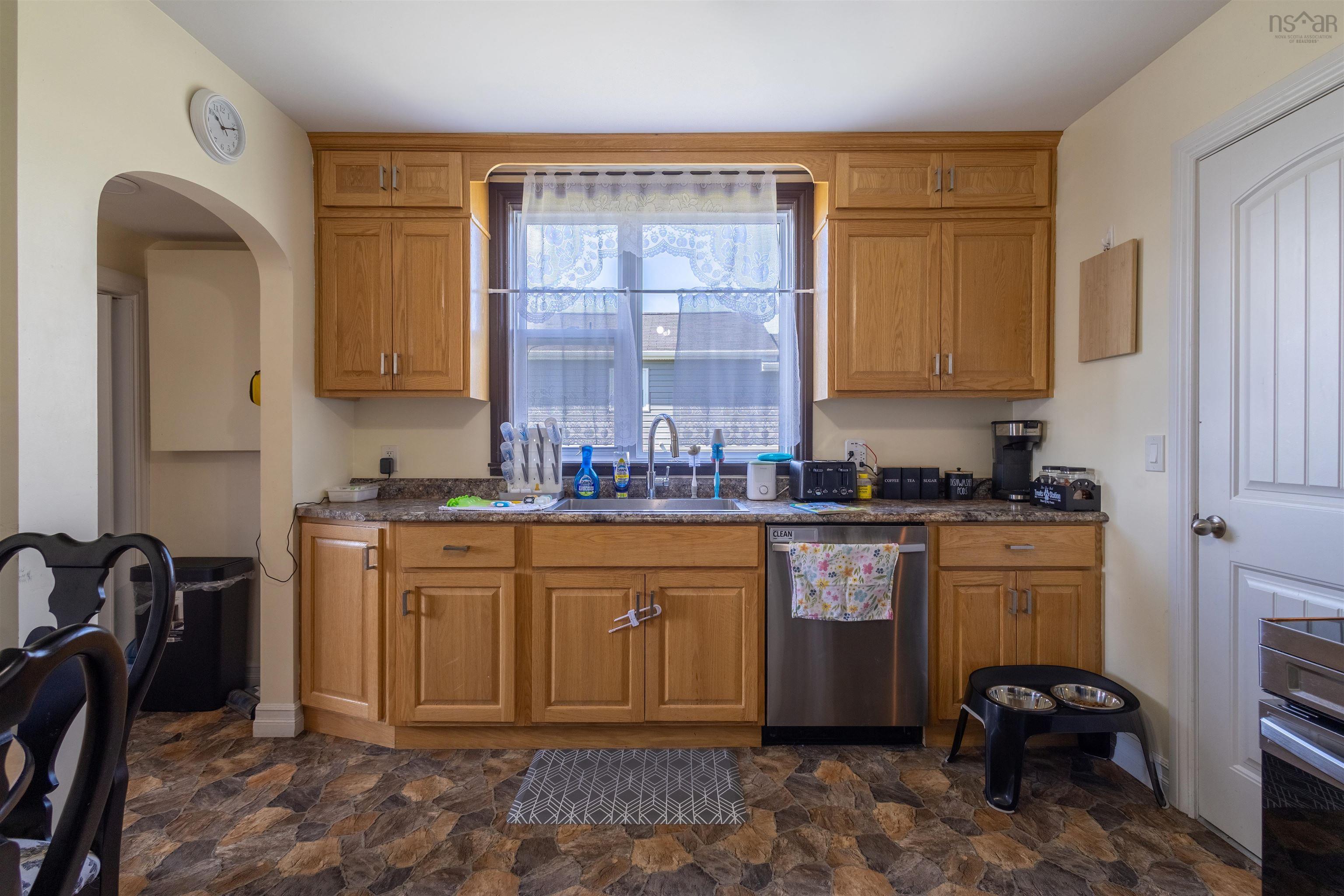 $219,000.00: 24 Highland Street   B1A 2T5 Street, Glace Bay