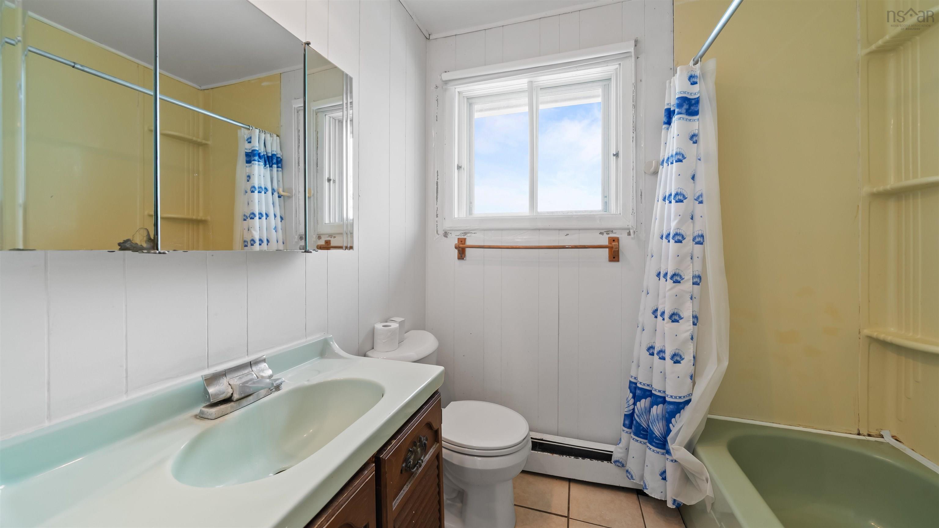 $269,900.00: 1166 Sandy Point Road, Shelburne