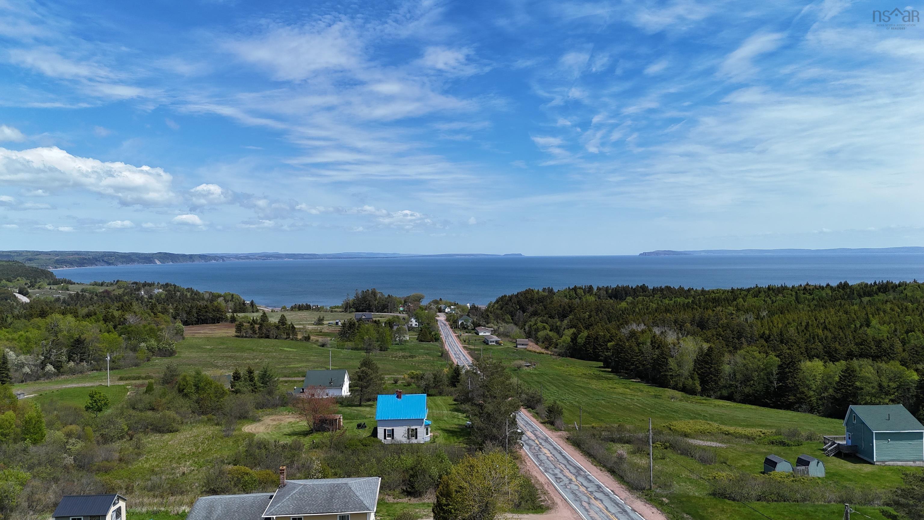 $40,900.00: 4827 209 Highway, Spencers Island
