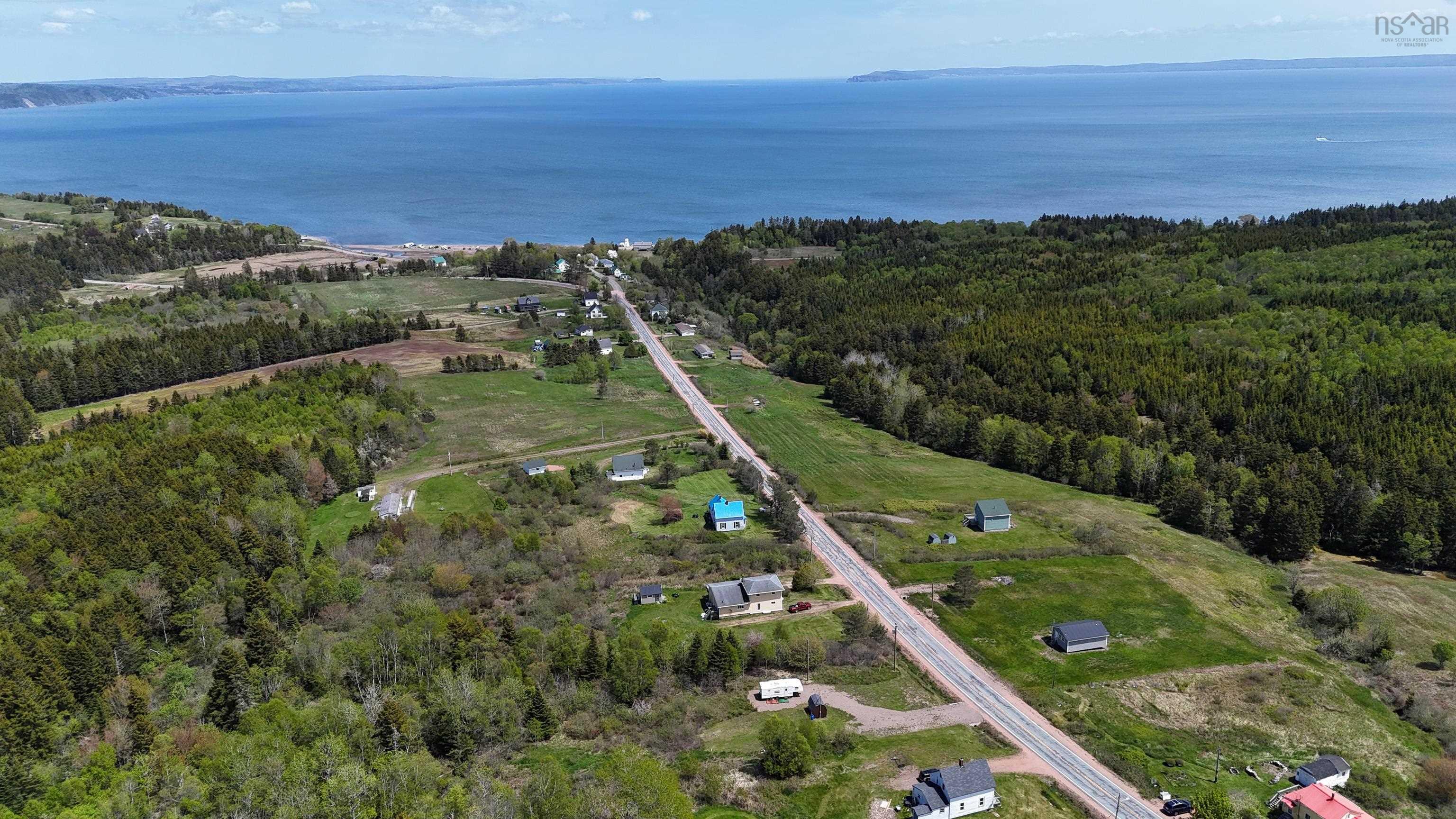 $40,900.00: 4827 209 Highway, Spencers Island