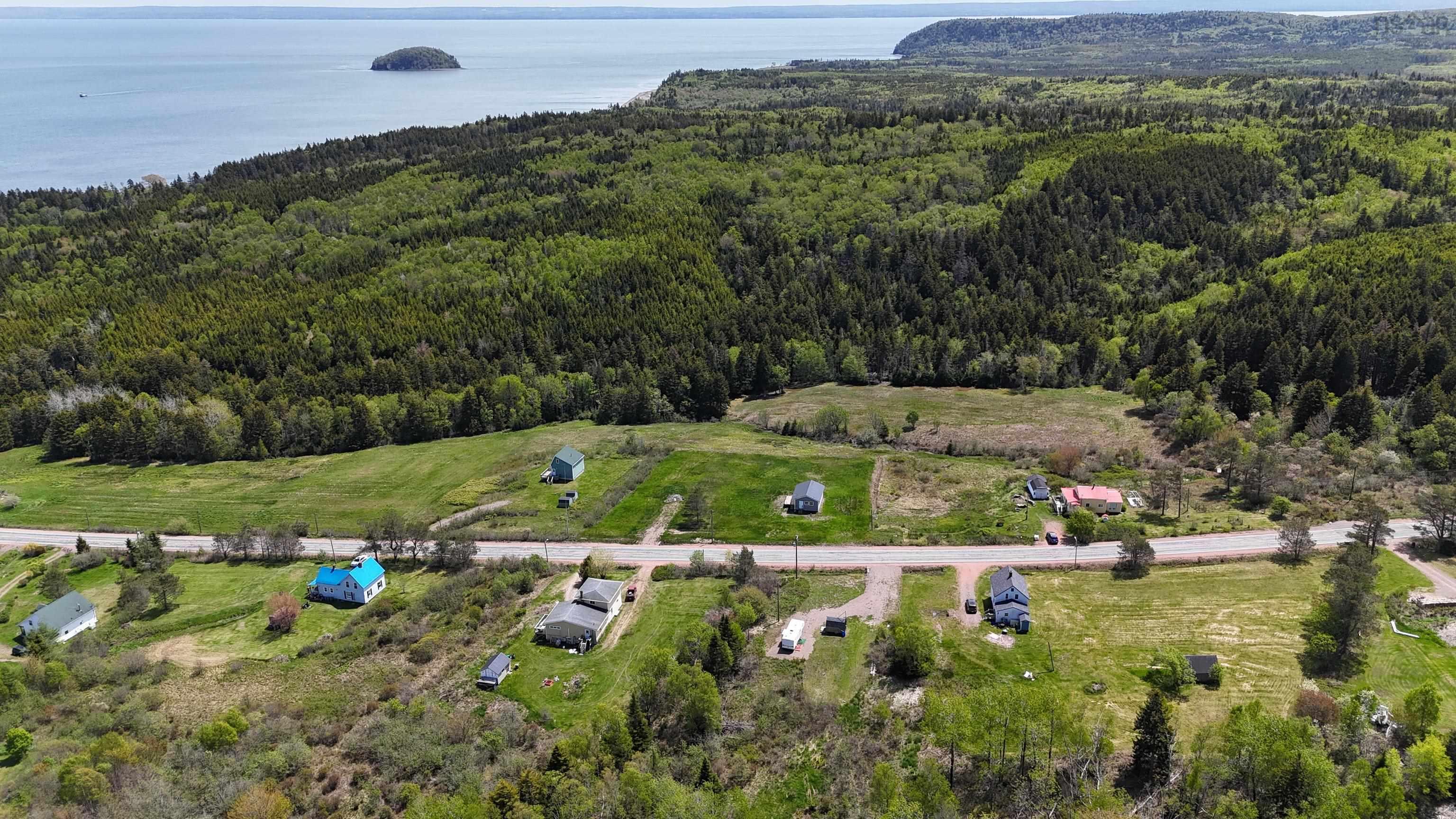 $40,900.00: 4827 209 Highway, Spencers Island