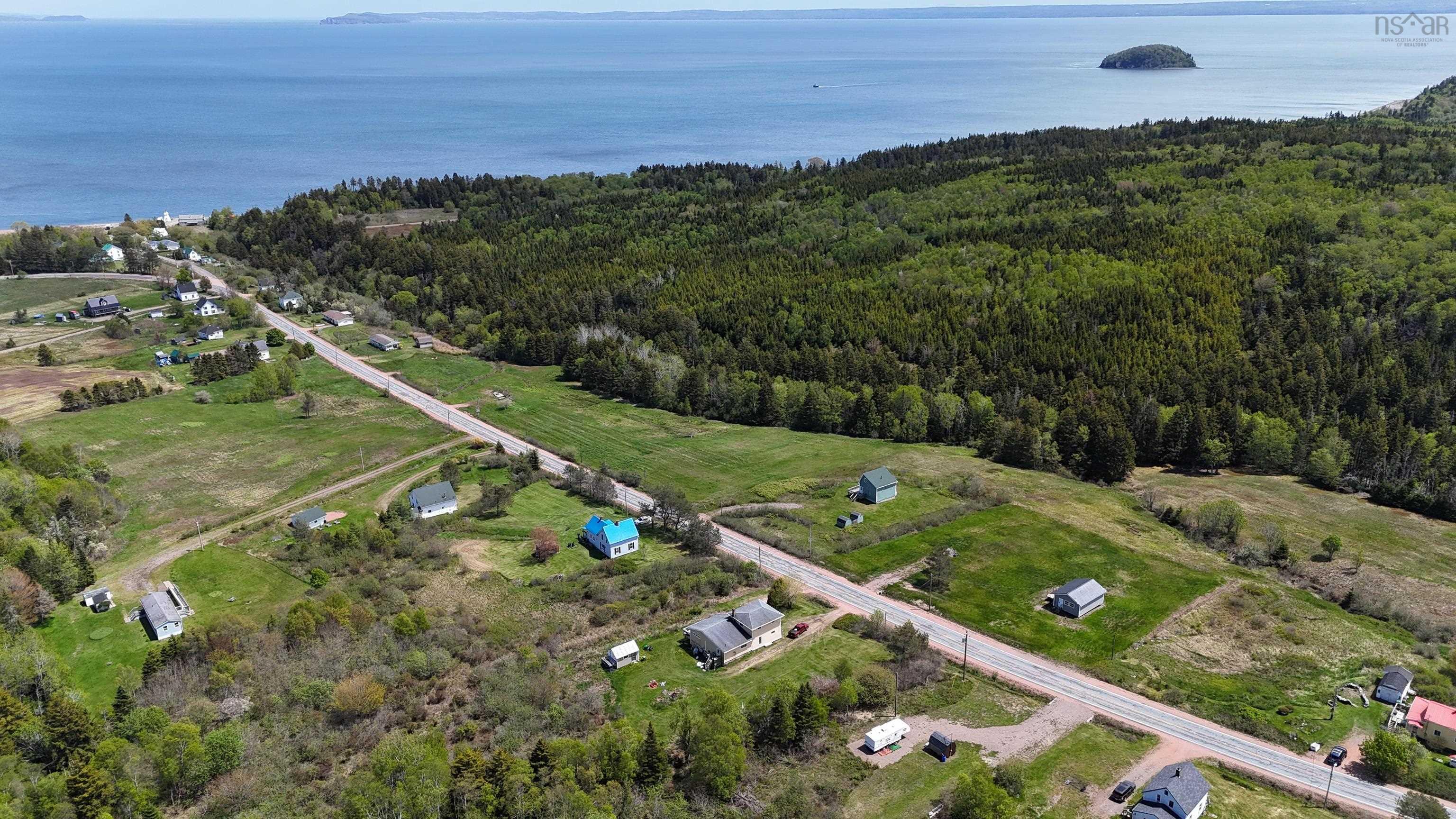 $40,900.00: 4827 209 Highway, Spencers Island