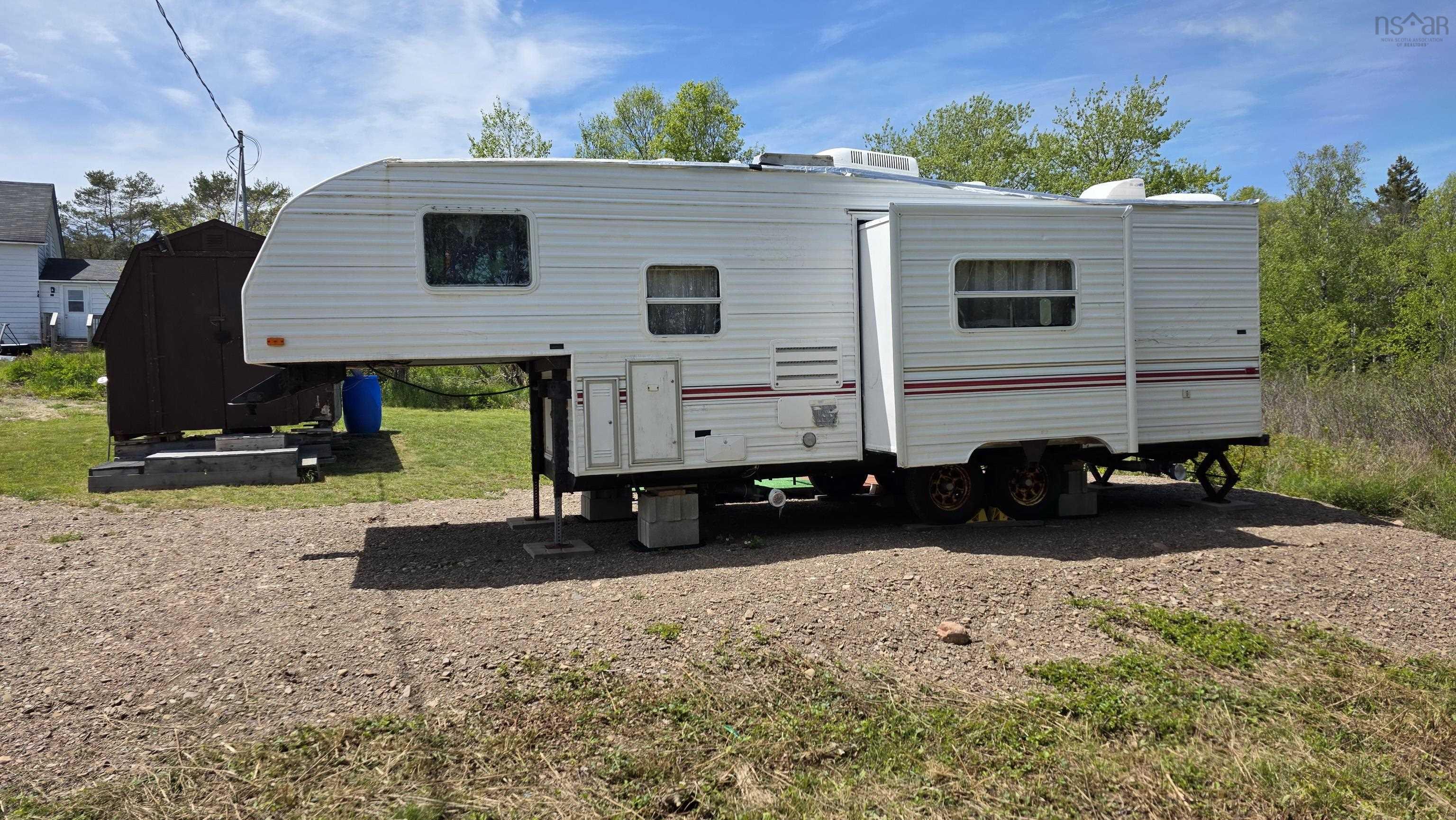 $40,900.00: 4827 209 Highway, Spencers Island