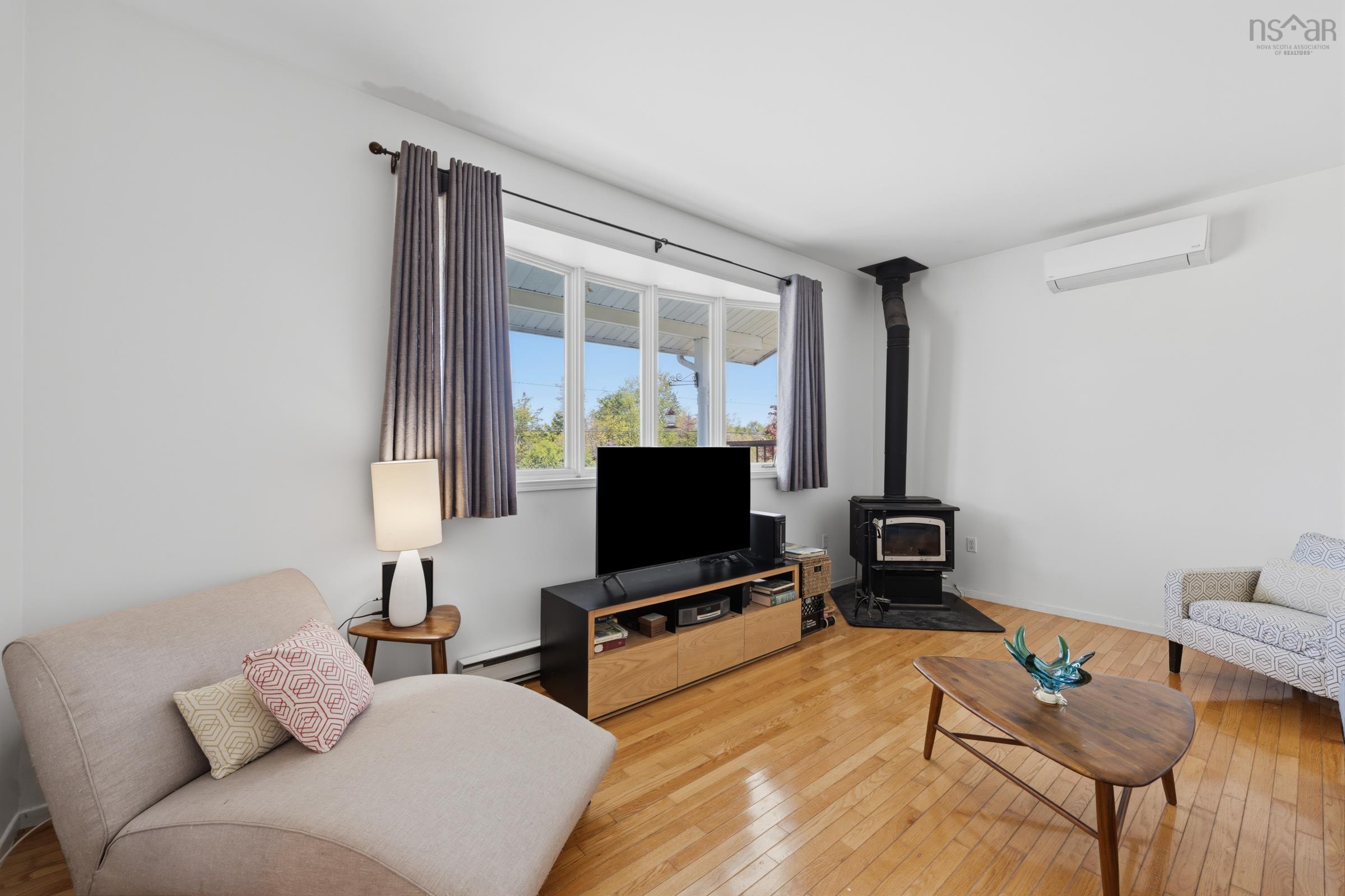 $352,500.00: 7784 Highway 101, Plympton