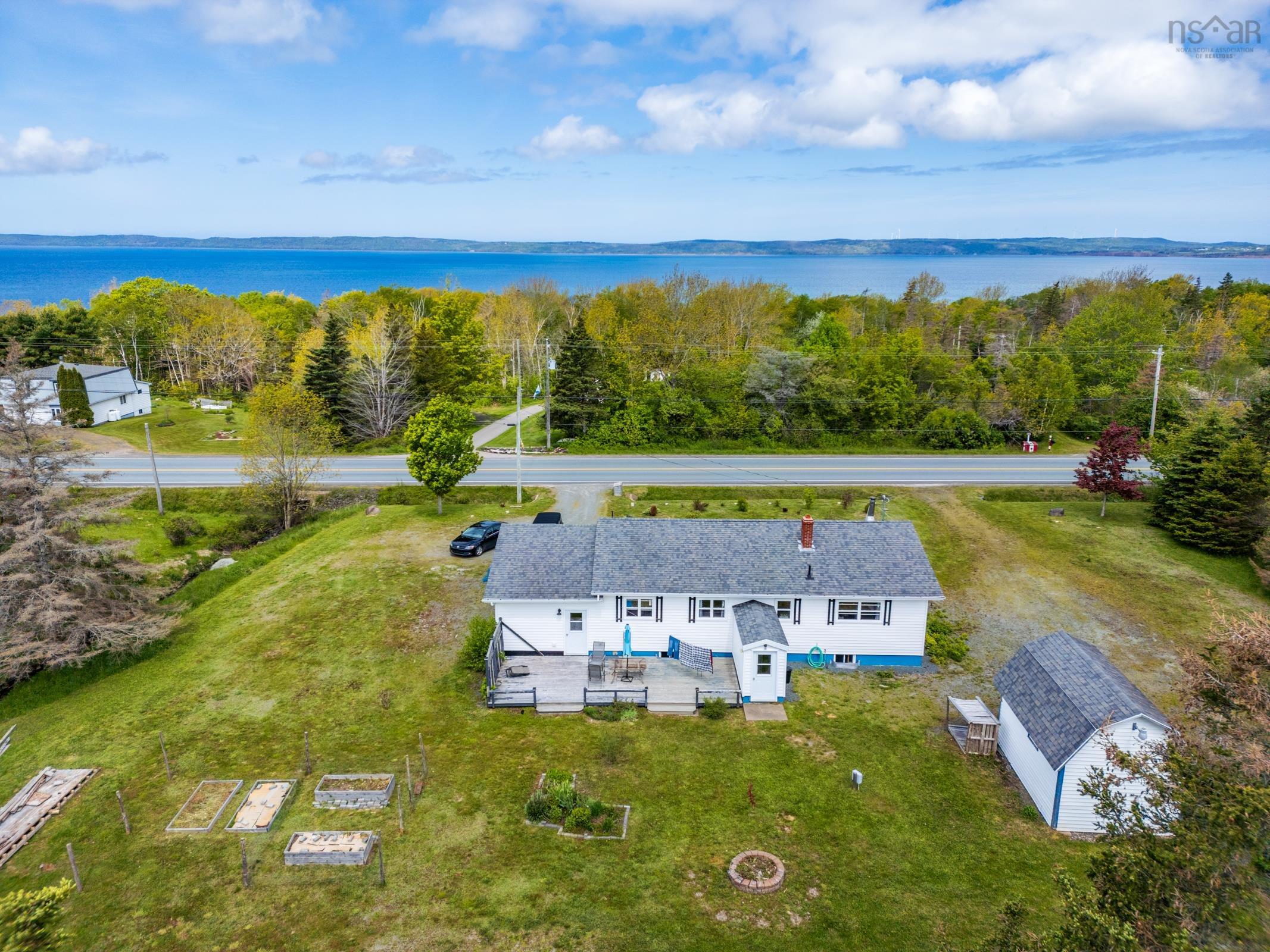 $352,500.00: 7784 Highway 101, Plympton