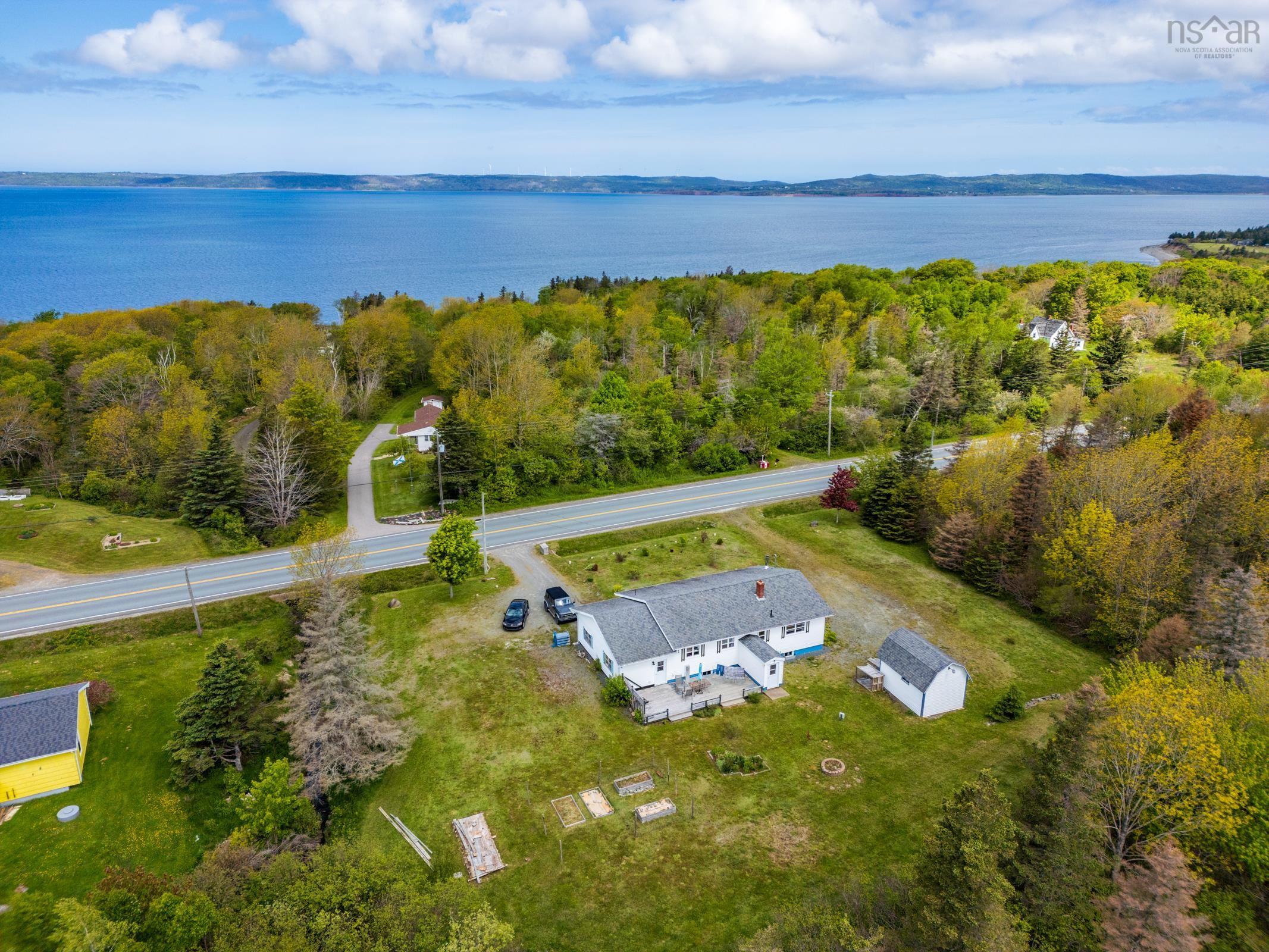 $352,500.00: 7784 Highway 101, Plympton