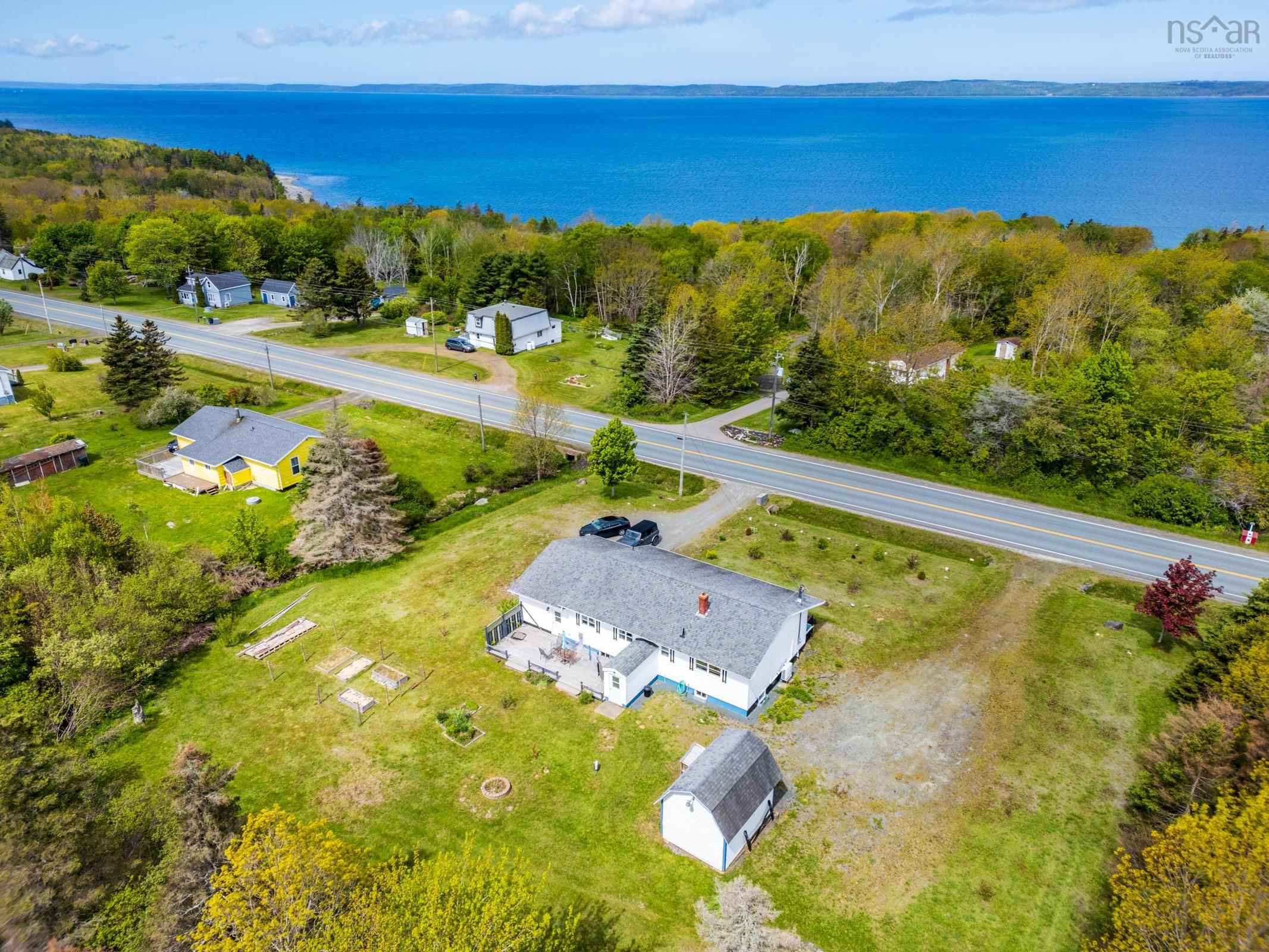 $352,500.00: 7784 Highway 101, Plympton