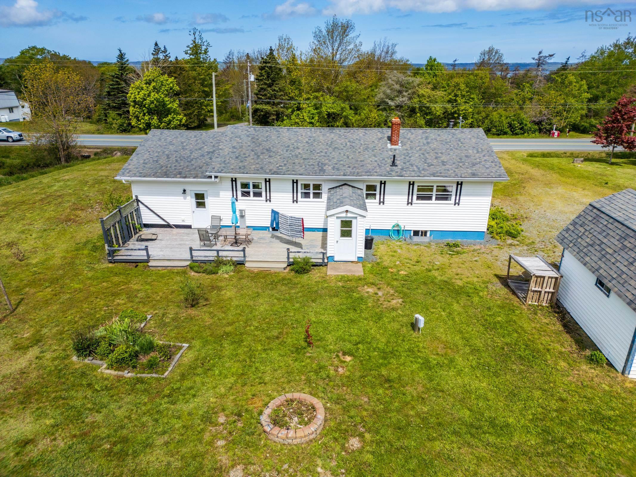 $352,500.00: 7784 Highway 101, Plympton