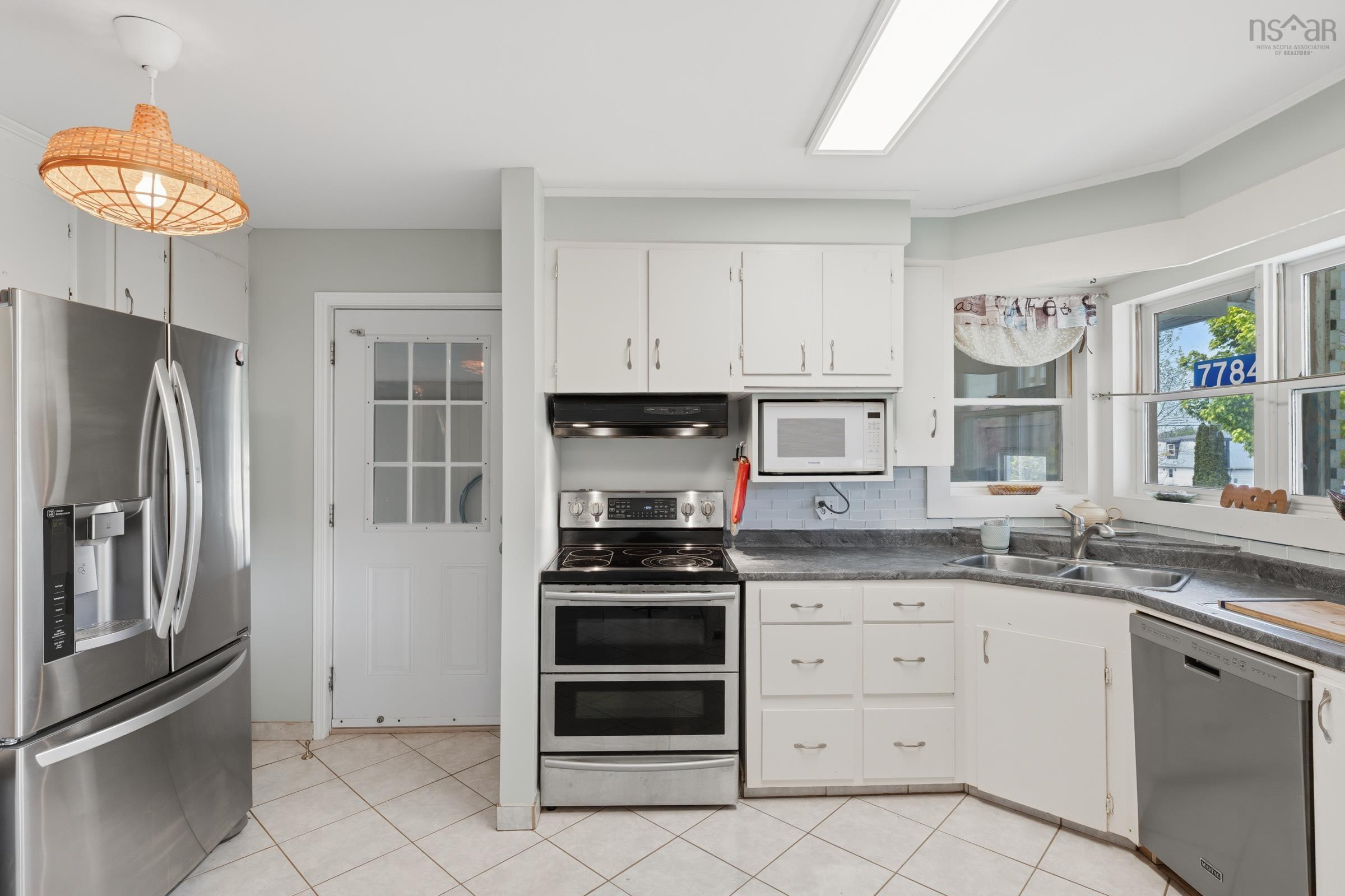 $352,500.00: 7784 Highway 101, Plympton