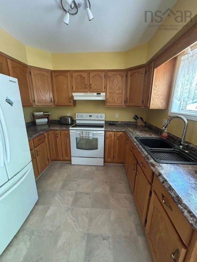 $389,900.00: 54 Martha Avenue, Truro