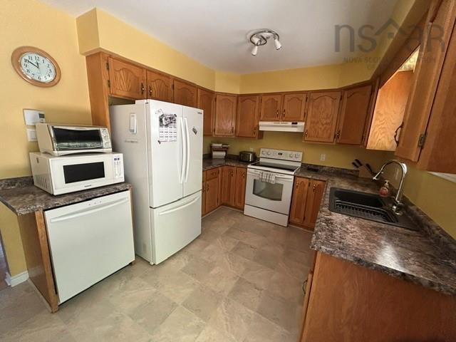$389,900.00: 54 Martha Avenue, Truro