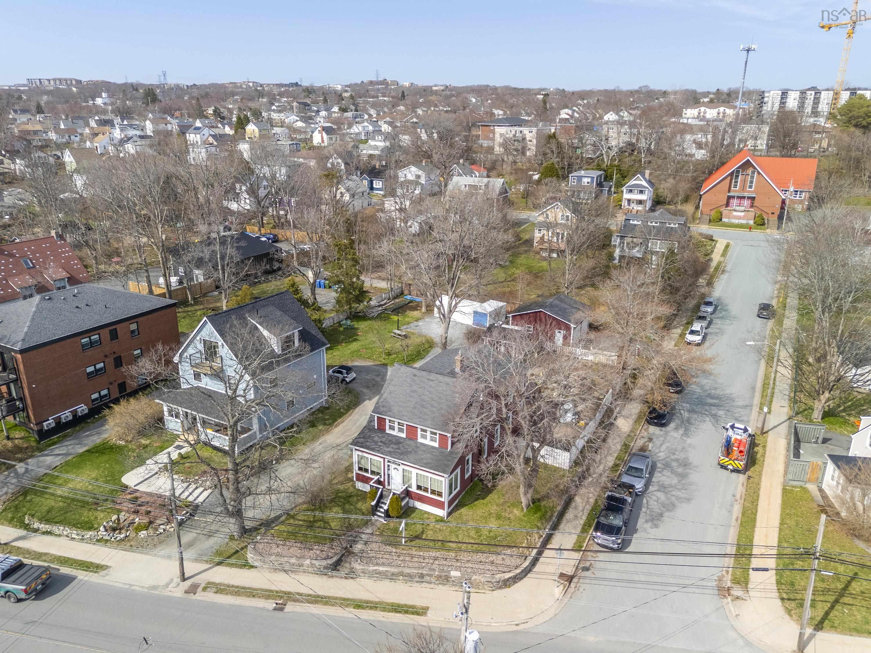 $989,900.00: 212 Windmill Road, Dartmouth