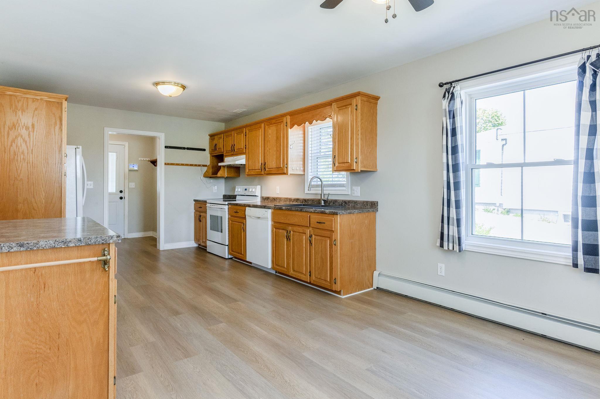 $379,900.00: 33 West Street, Digby