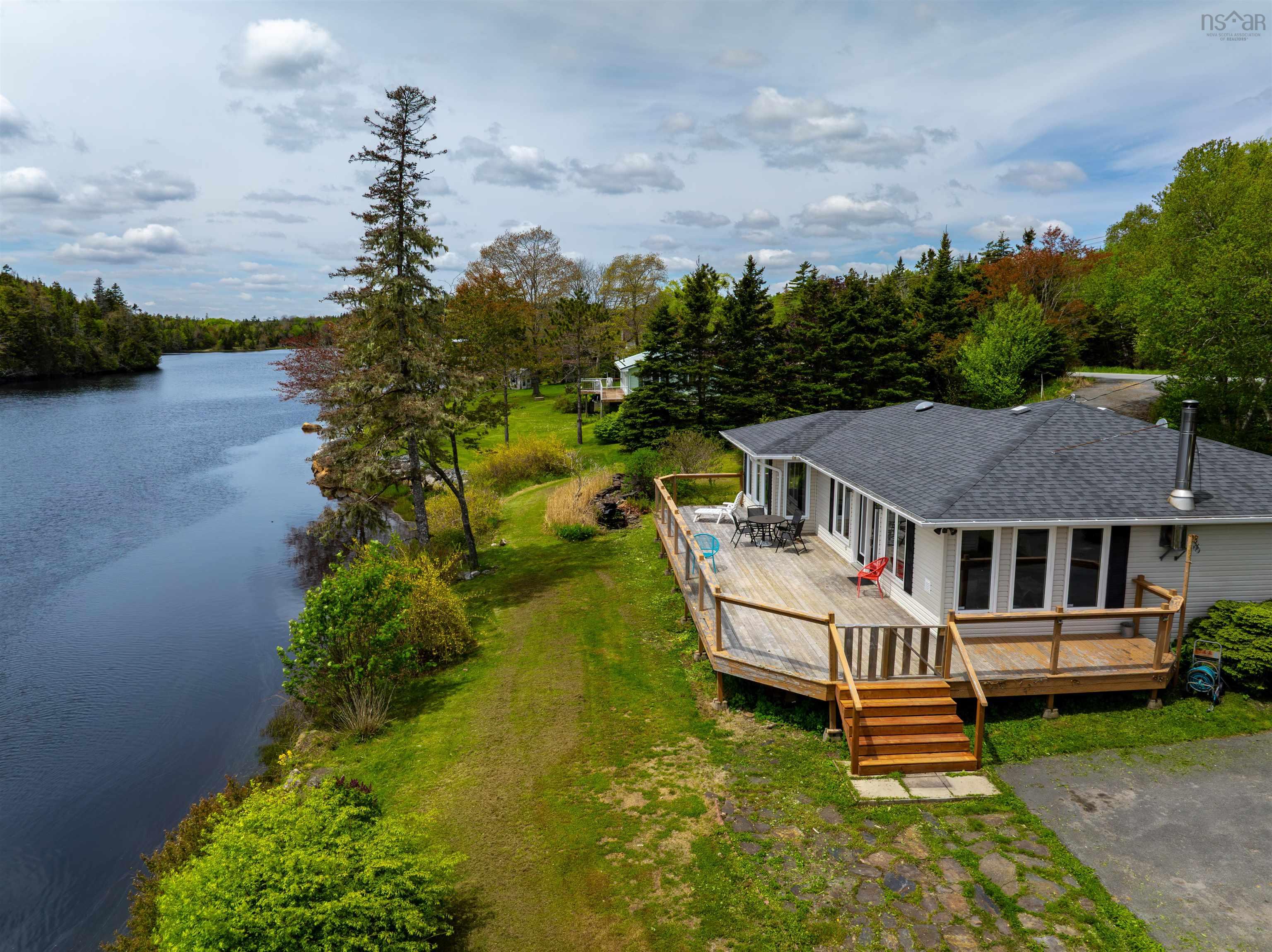 $674,999.00: 8322 7 Highway Highway, Musquodoboit Harbour
