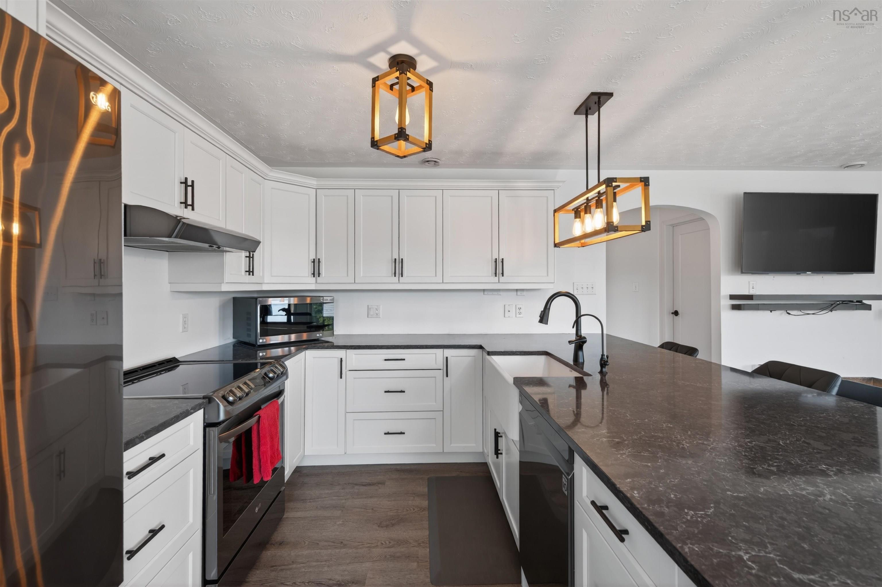 $674,999.00: 8322 7 Highway Highway, Musquodoboit Harbour