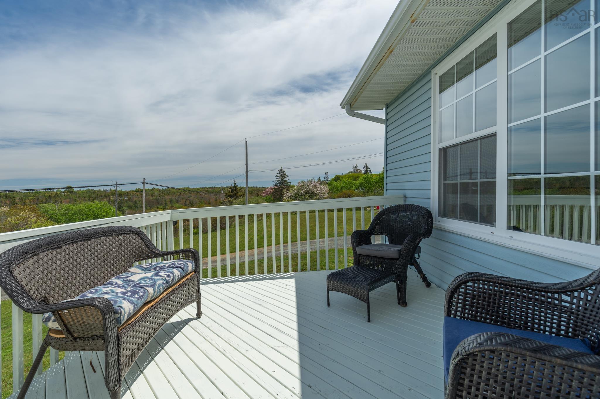 $320,000.00: 1331 Main Shore Road, Sandford