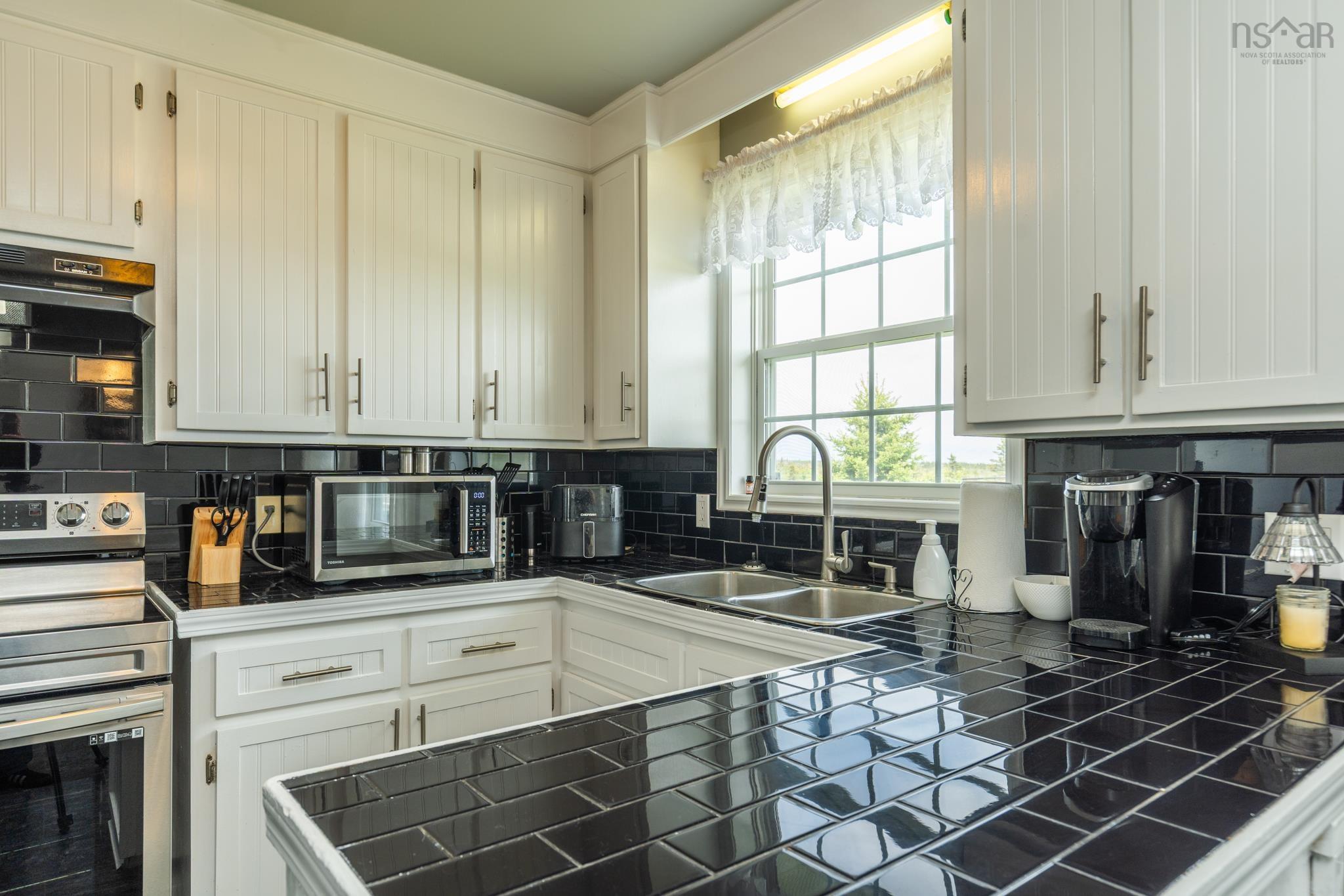 $320,000.00: 1331 Main Shore Road, Sandford