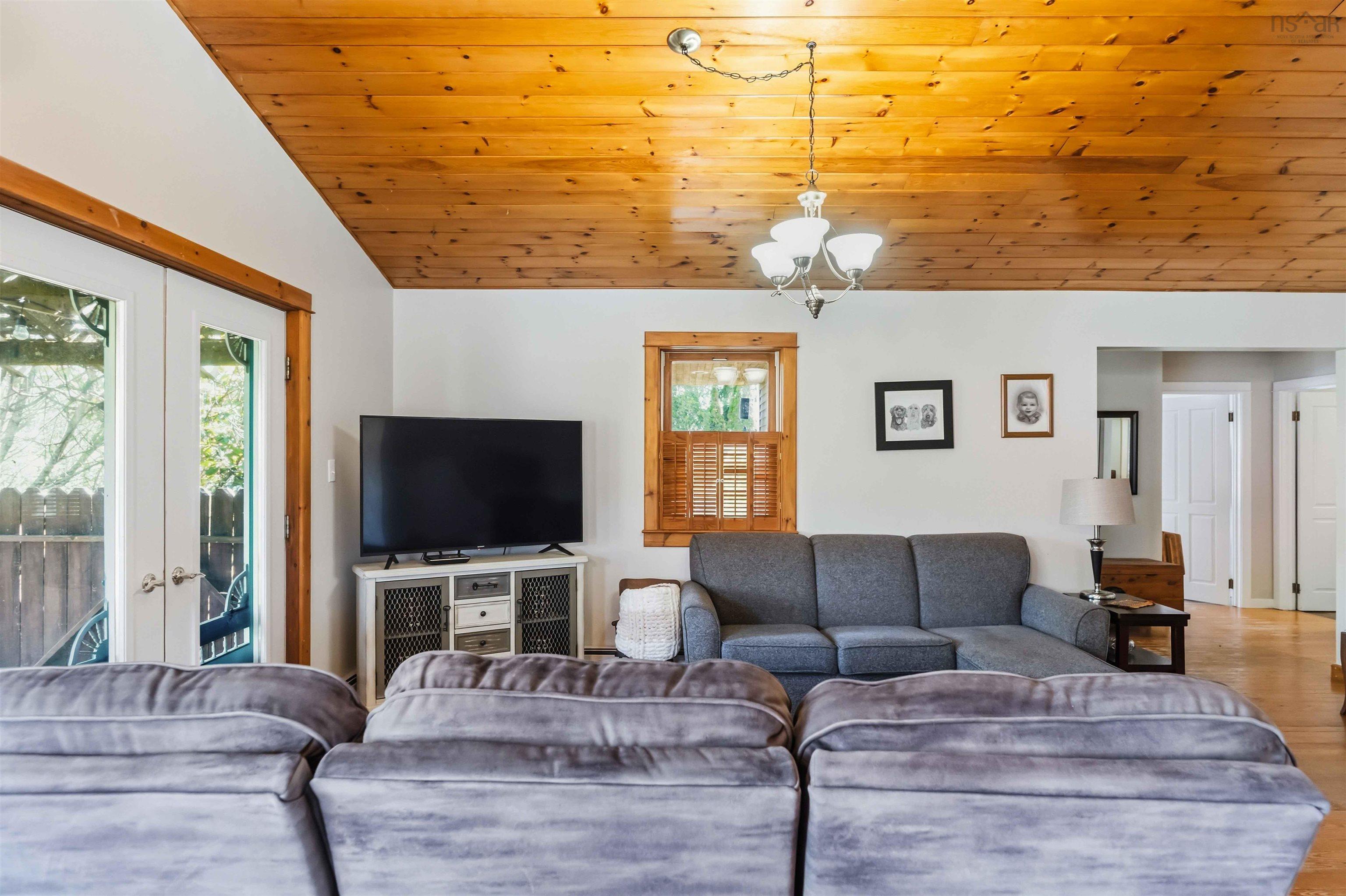 $425,000.00: 4468 Highway 201, Carleton Corner
