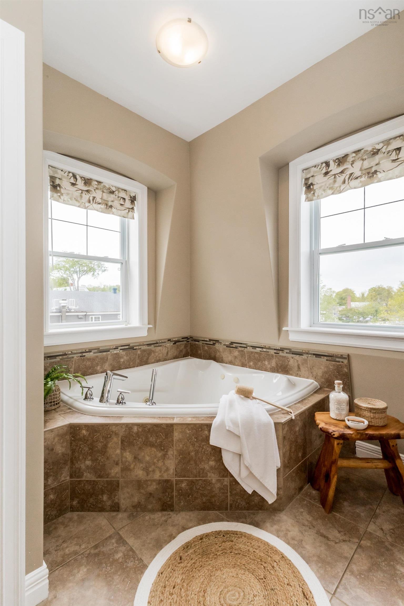 $724,900.00: 313 24 Harbourside Drive, Wolfville