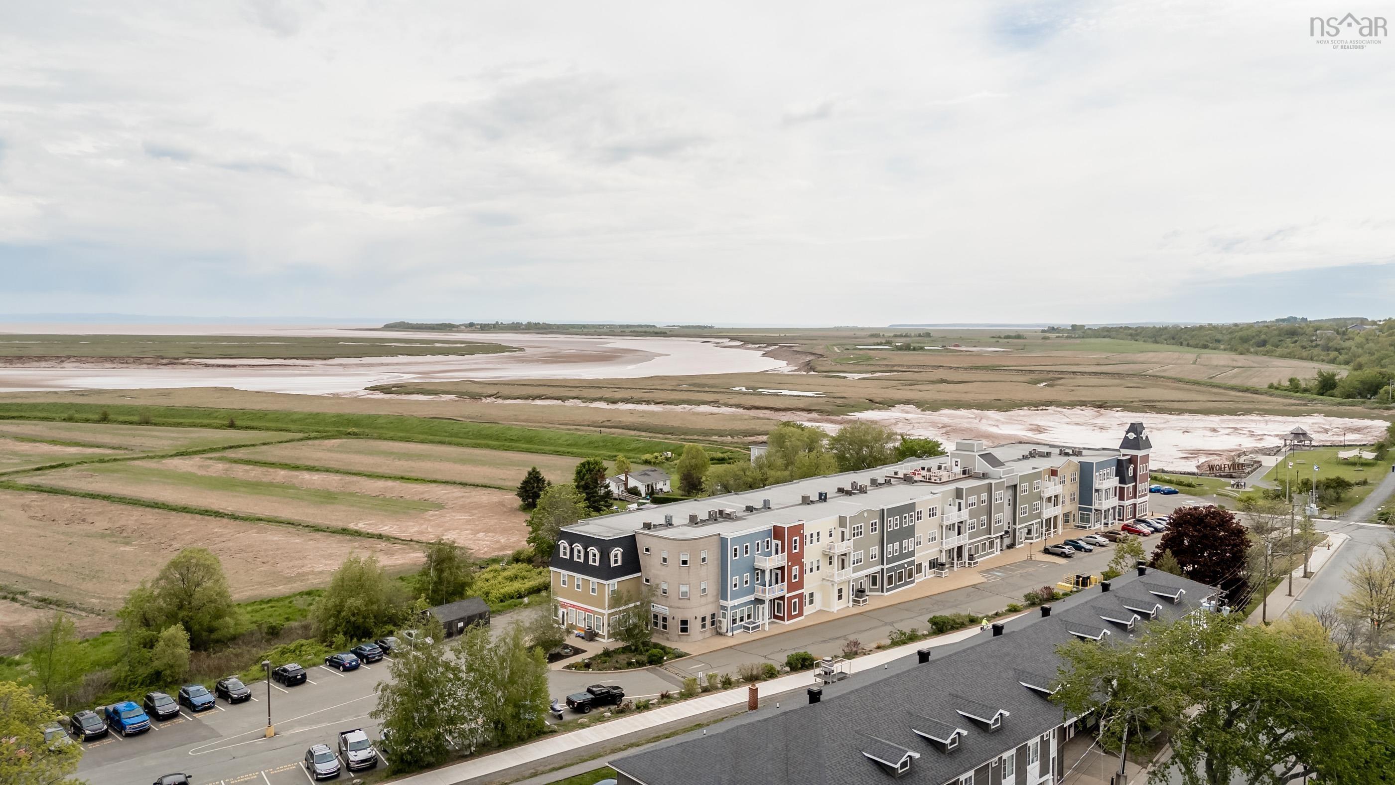 $724,900.00: 313 24 Harbourside Drive, Wolfville