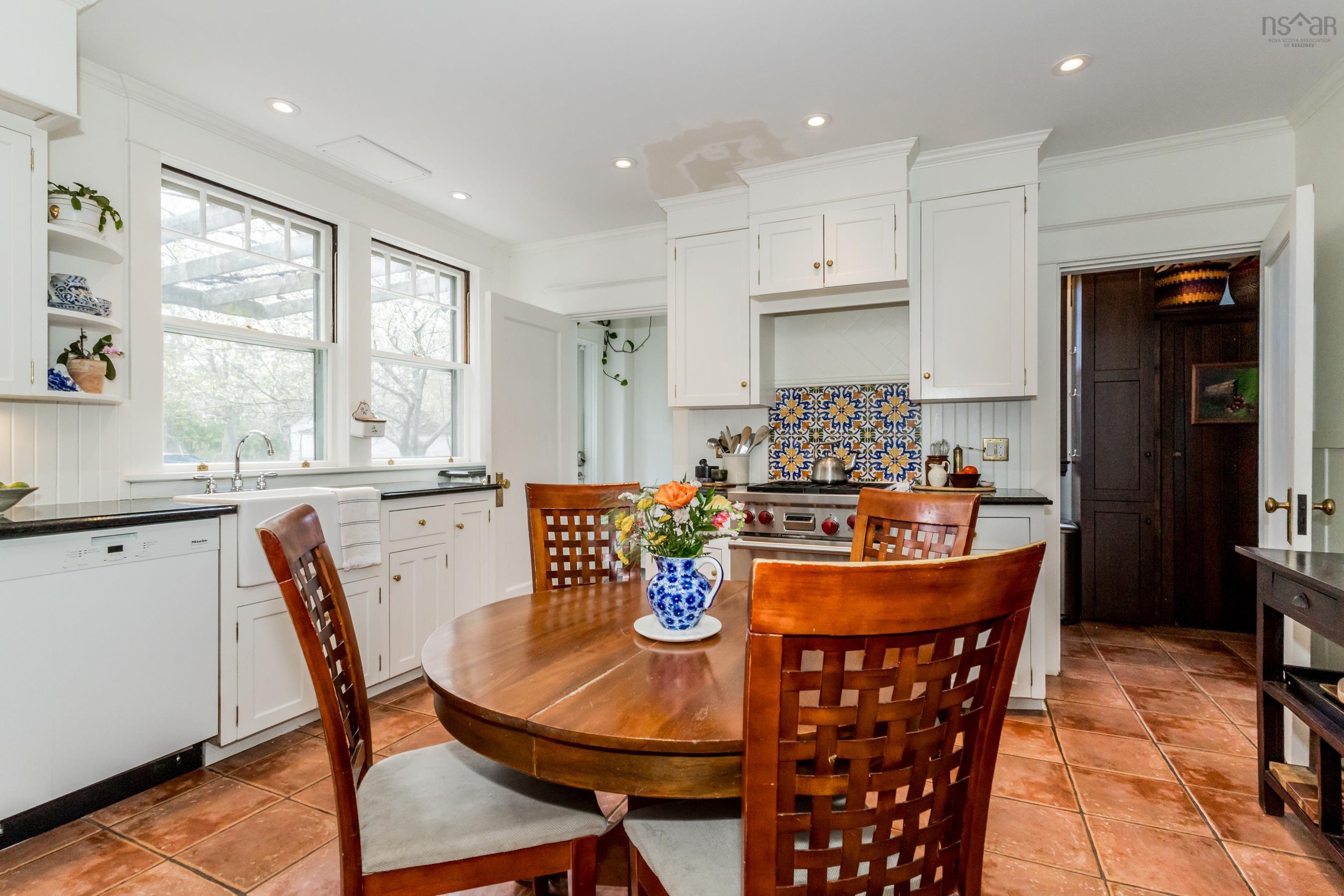 $1,085,000.00: 12 Linden Avenue, Wolfville