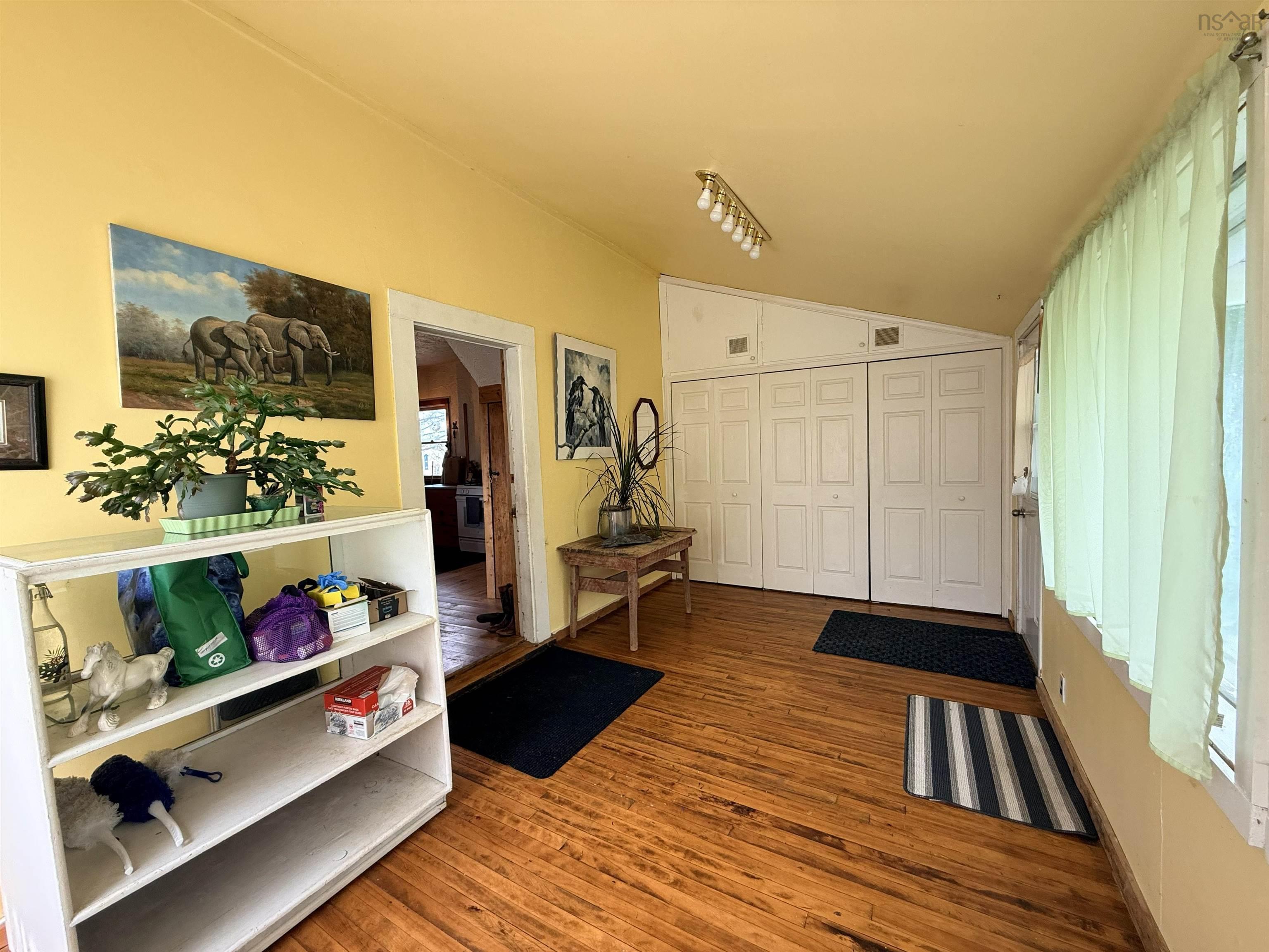 $559,000.00: 2621 215 Highway, Tennecape