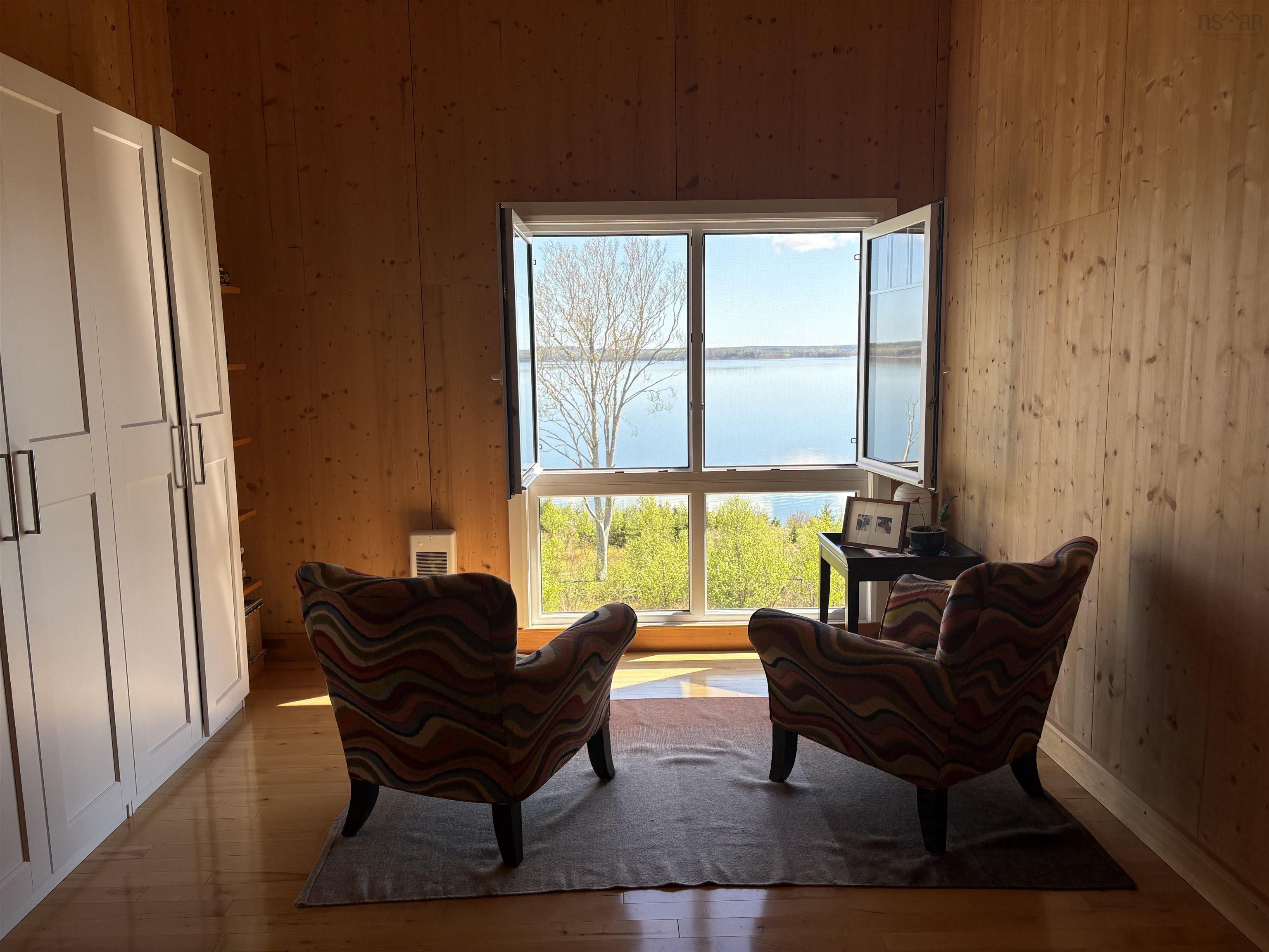 $1,098,000.00: 122 Peter Sosna Drive, Macnabs Cove