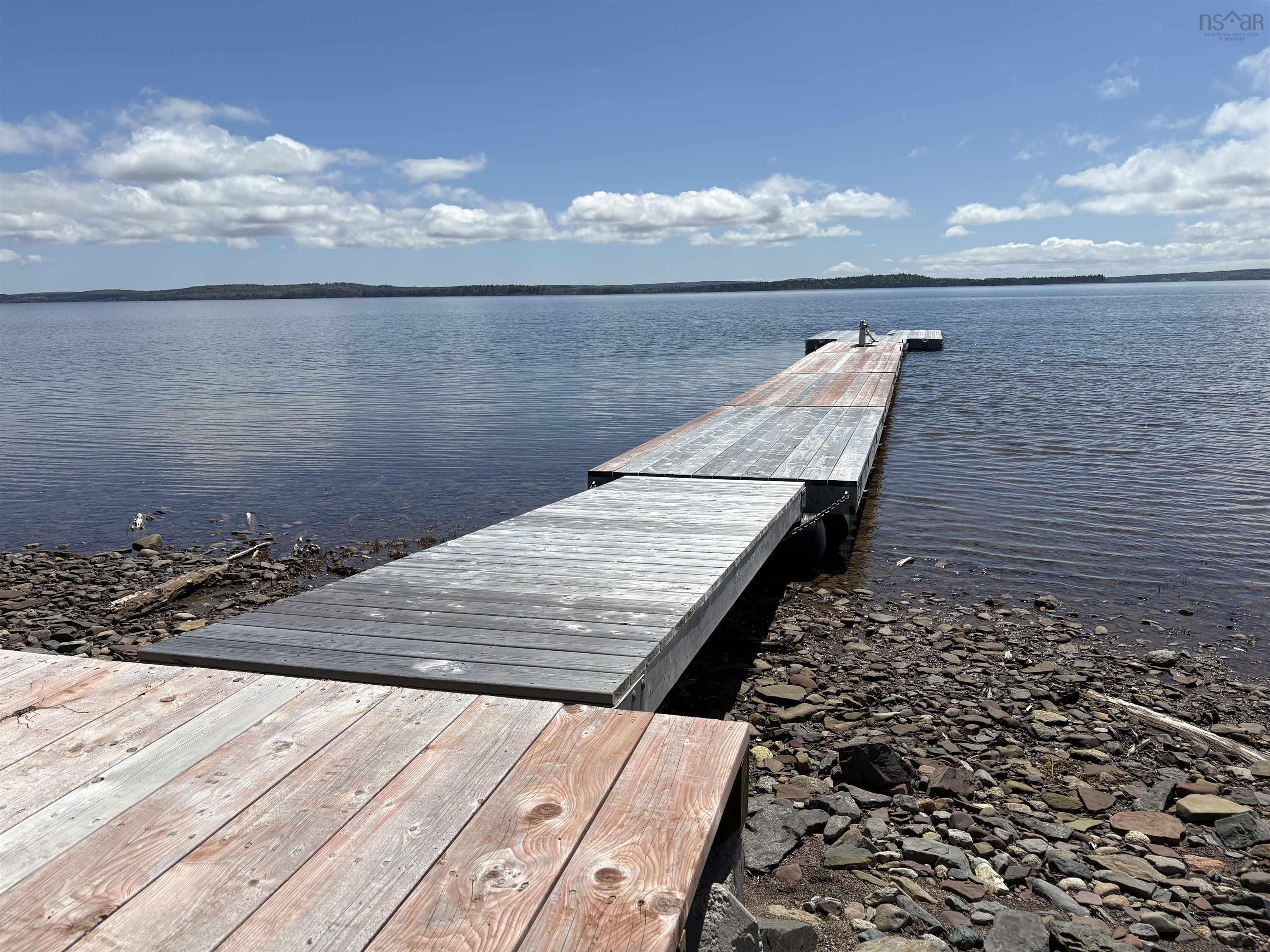 $1,098,000.00: 122 Peter Sosna Drive, Macnabs Cove