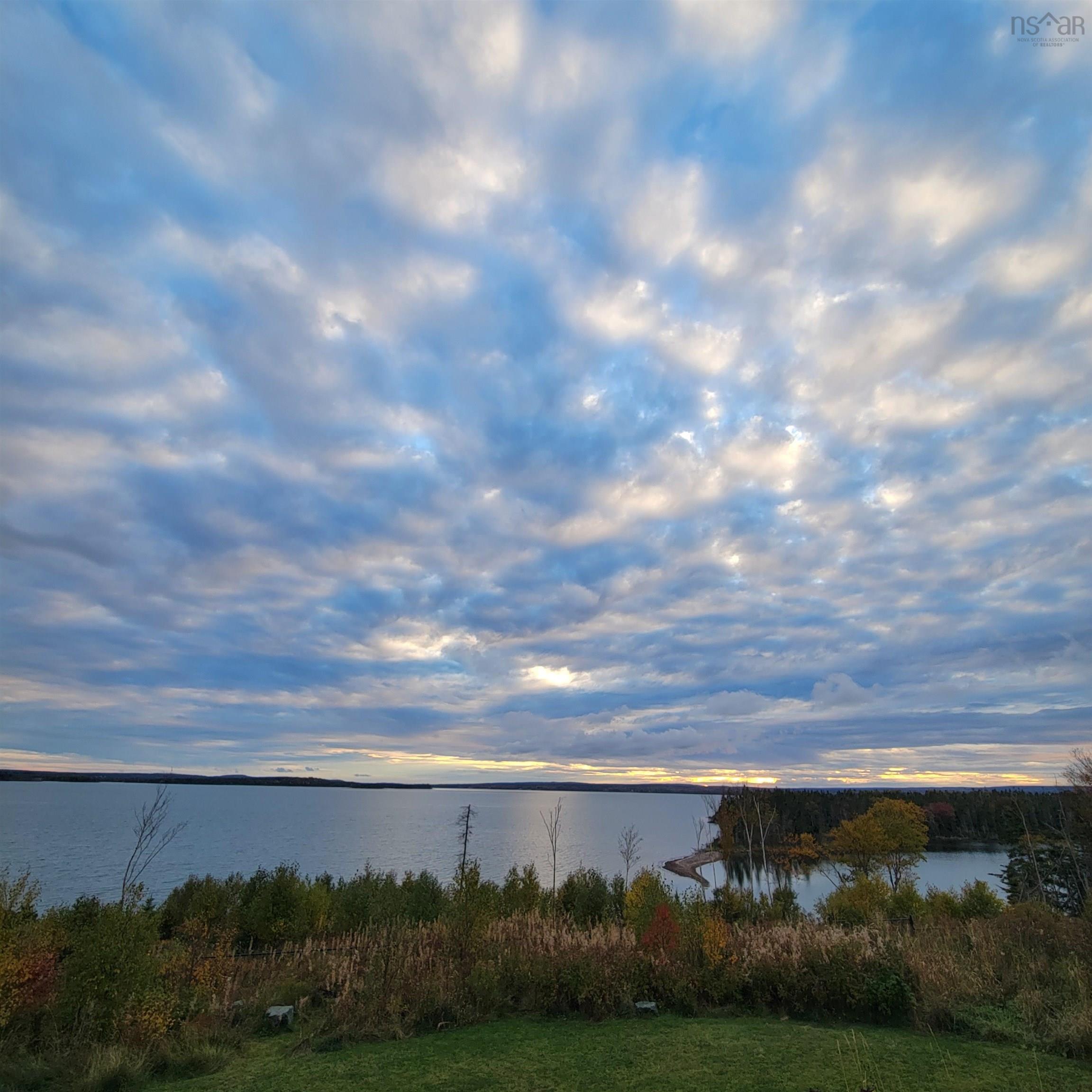 $1,098,000.00: 122 Peter Sosna Drive, Macnabs Cove