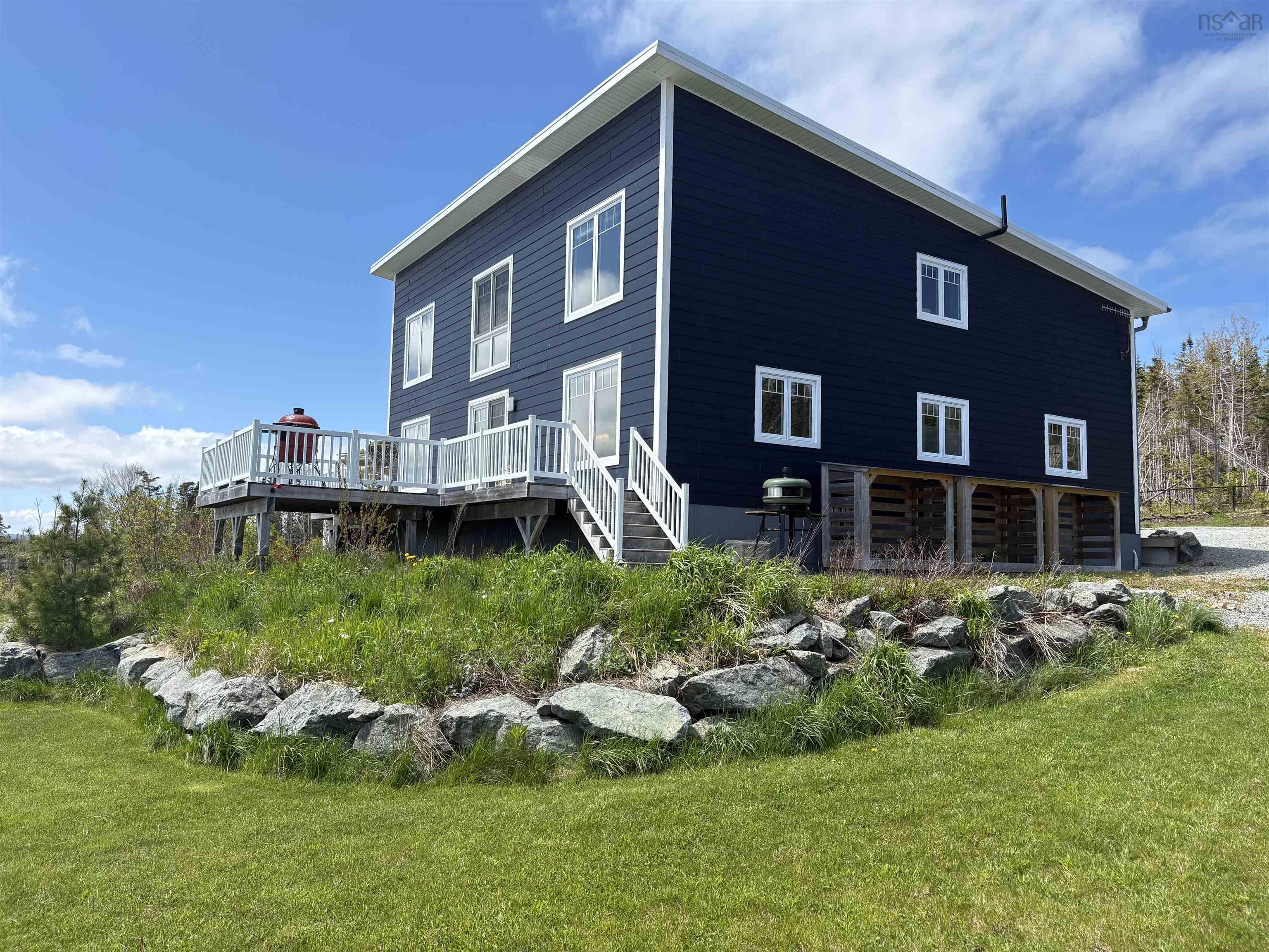 $1,098,000.00: 122 Peter Sosna Drive, Macnabs Cove