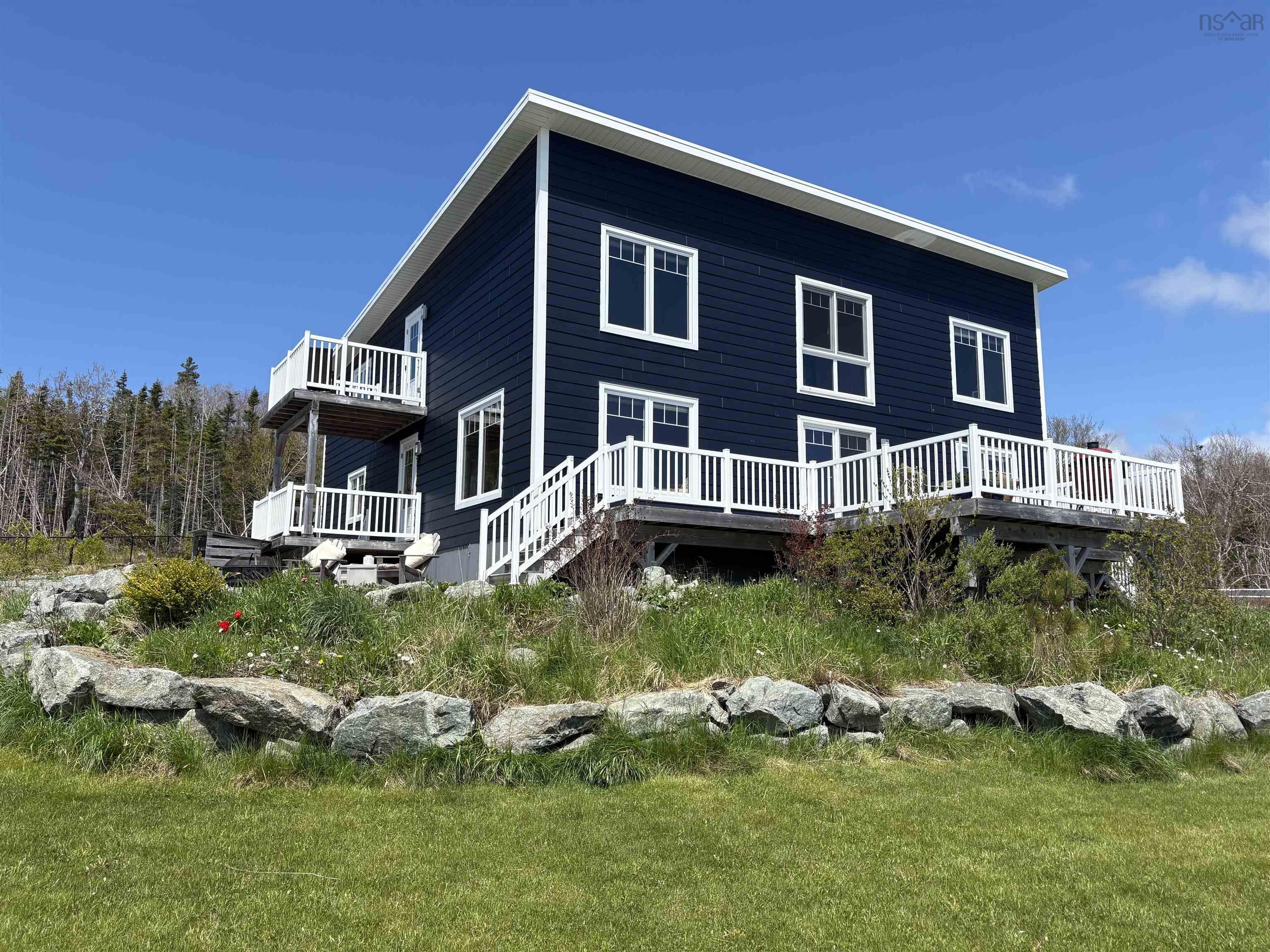$1,098,000.00: 122 Peter Sosna Drive, Macnabs Cove