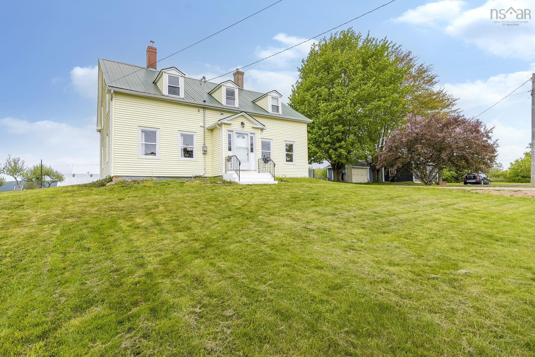 $685,000.00: 4035 Highway 201, Carleton Corner