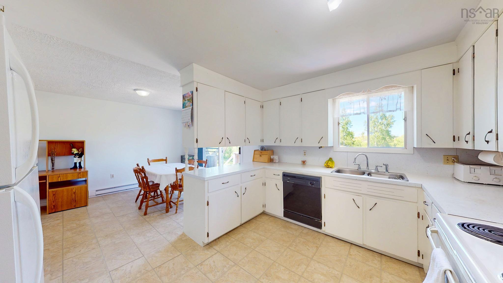 $399,900.00: 10 Leighton Drive, Brooklyn