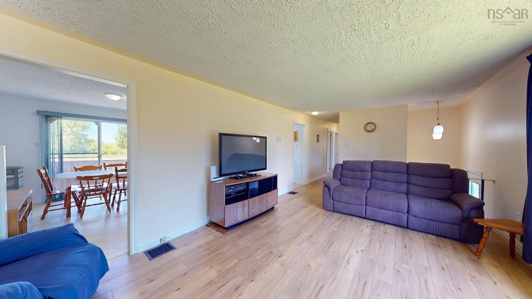 $399,900.00: 10 Leighton Drive, Brooklyn