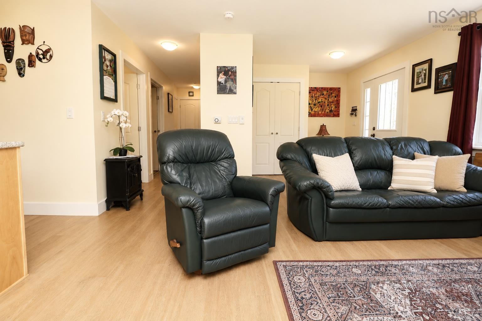 $349,900.00: 78 Whistle Stop Court, Westchester