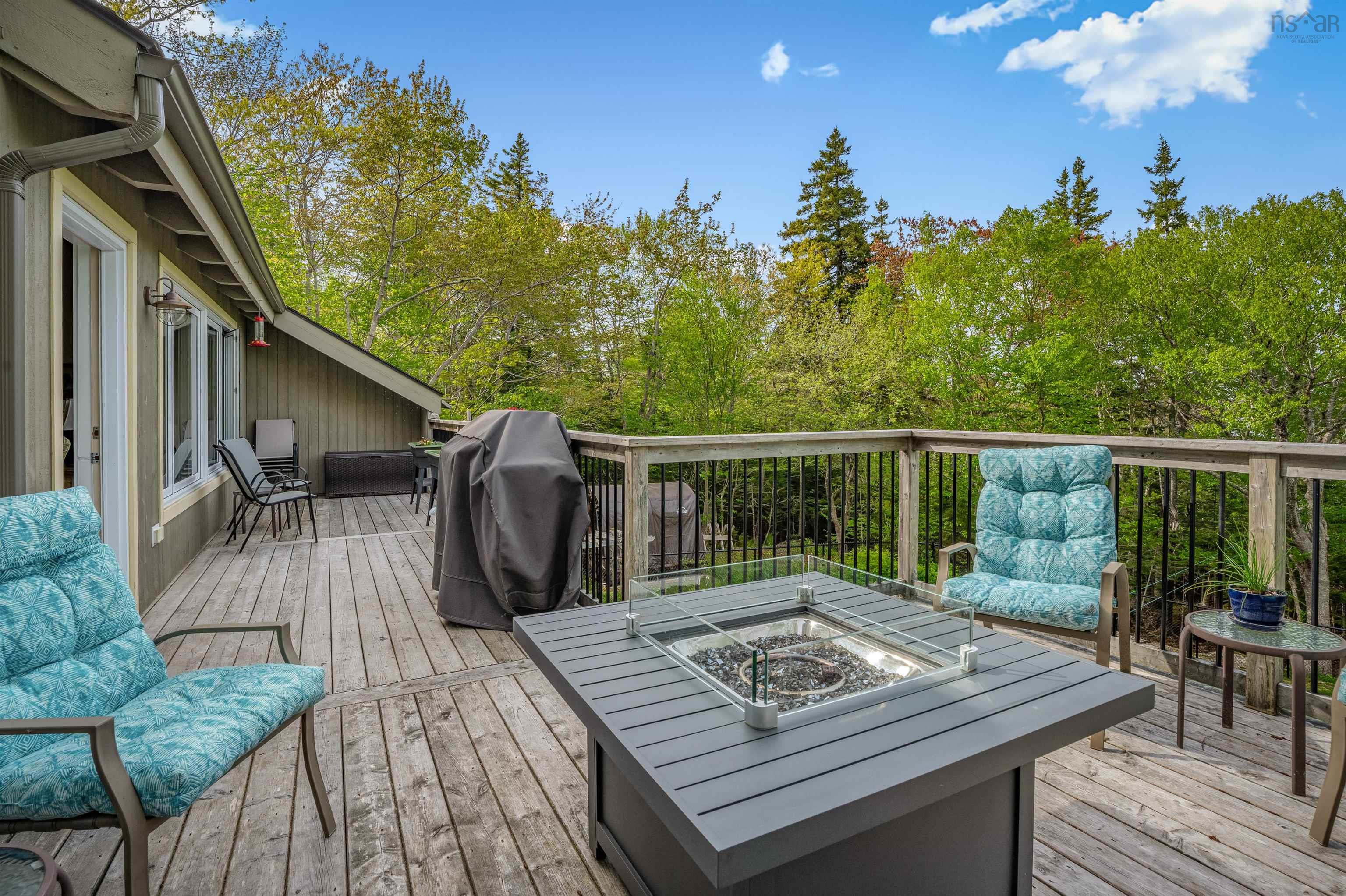 $849,900.00: 183 Lakewood Drive, Brookside